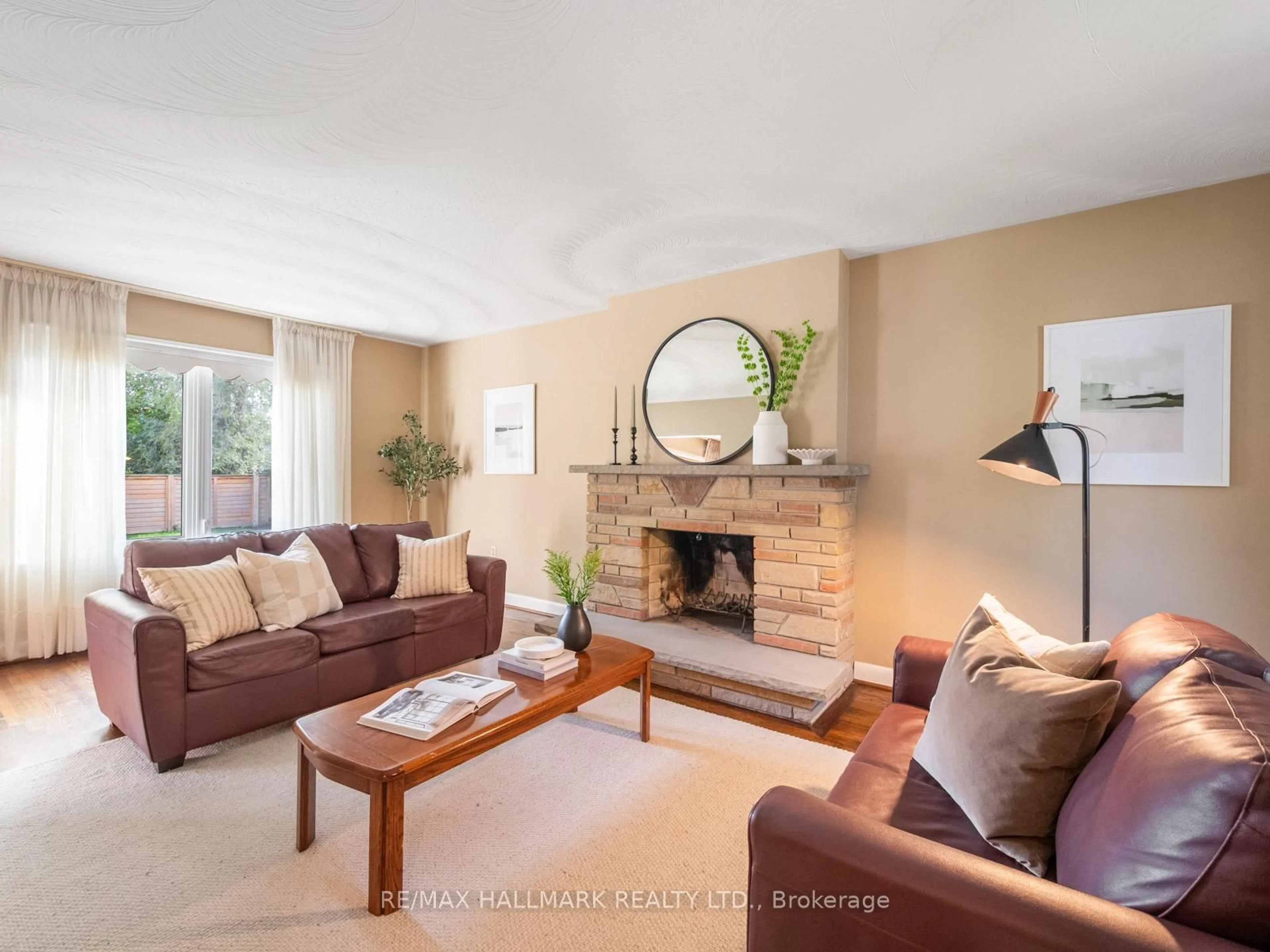 Living room with furniture, unknown for 139 Floyd Ave, Toronto Ontario M4K 2B6