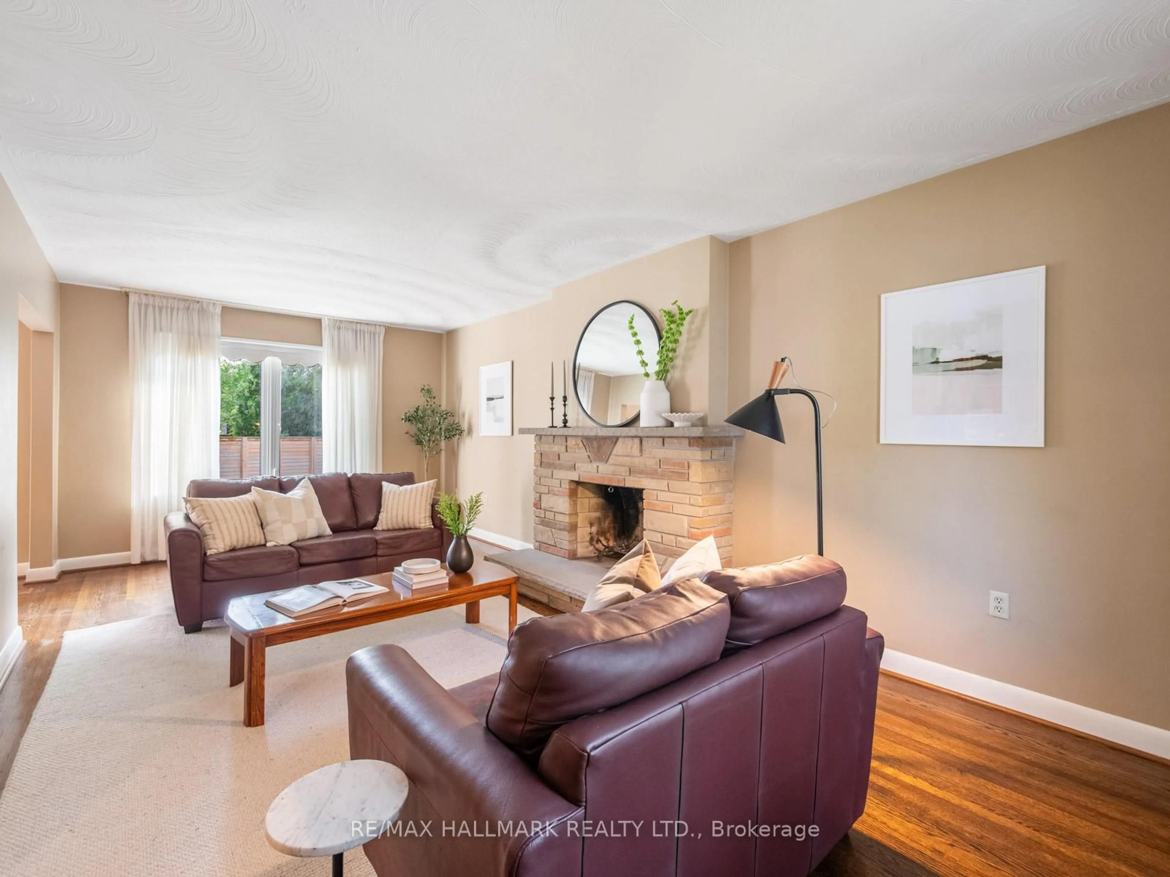 Living room with furniture, unknown for 139 Floyd Ave, Toronto Ontario M4K 2B6