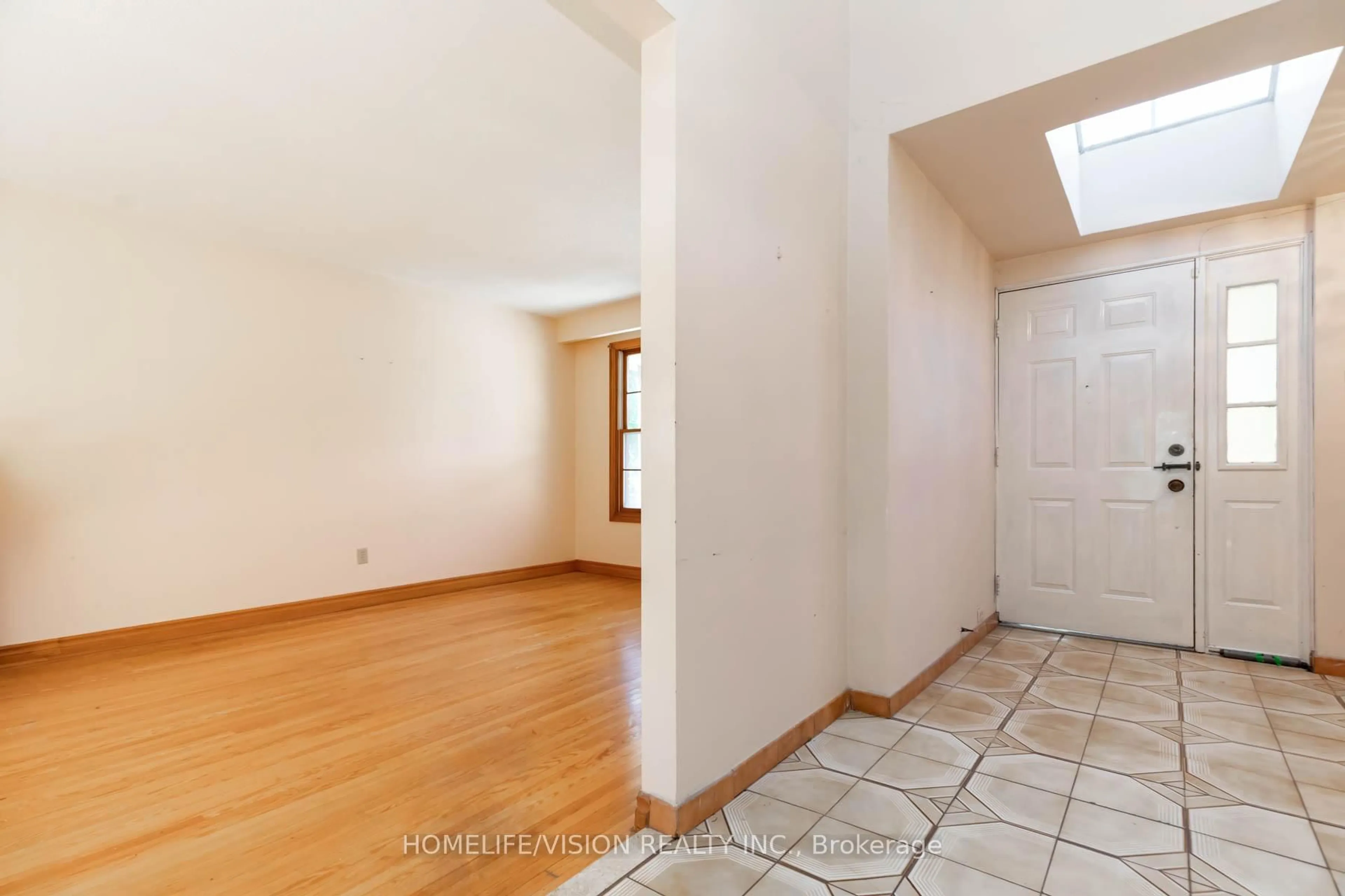 Indoor entryway for 3 Kenfin Ave, Toronto Ontario M1S 4E8