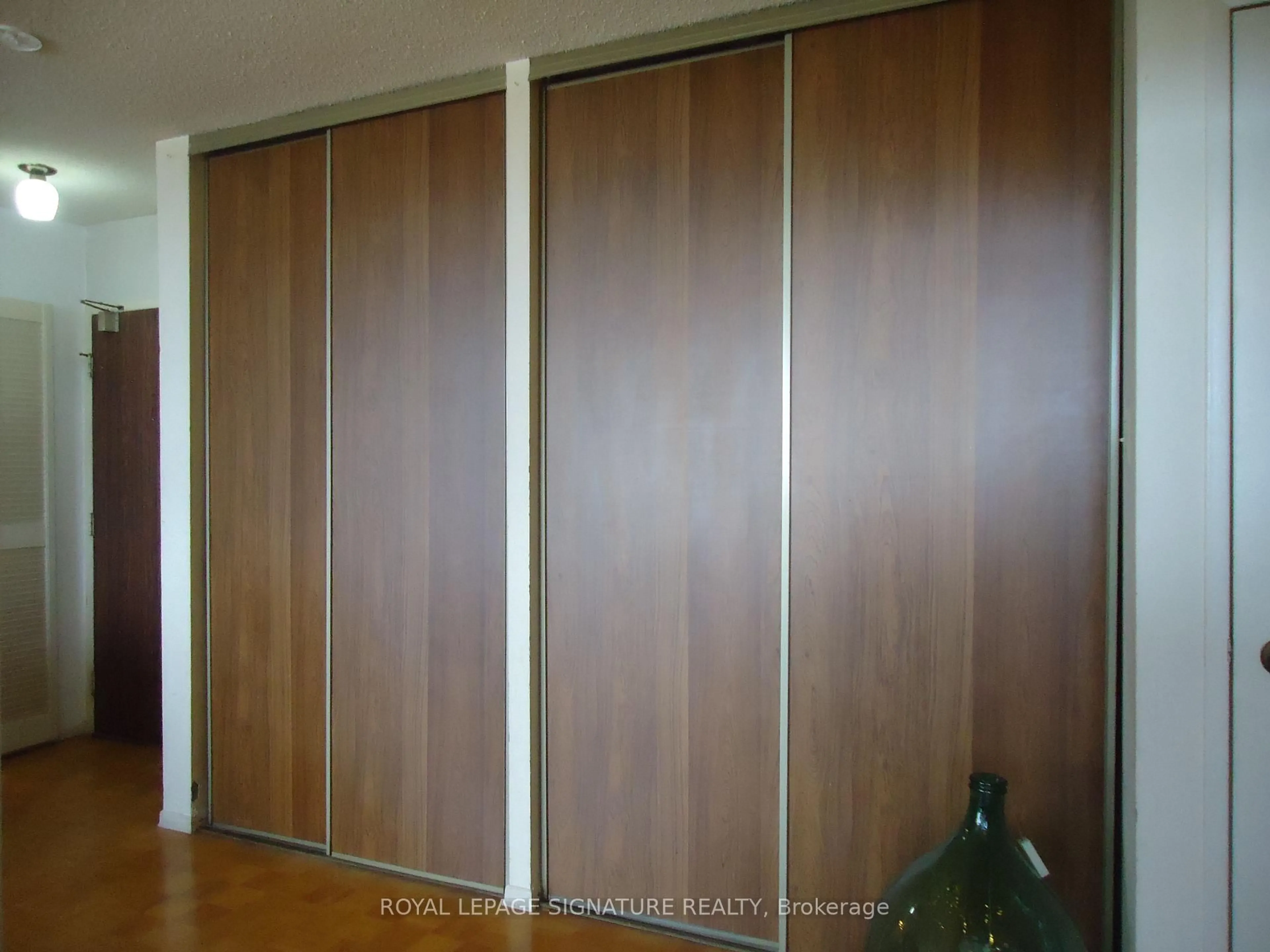 Storage room or clothes room or walk-in closet for 301 Prudential Dr #1401, Toronto Ontario M1P 4V3