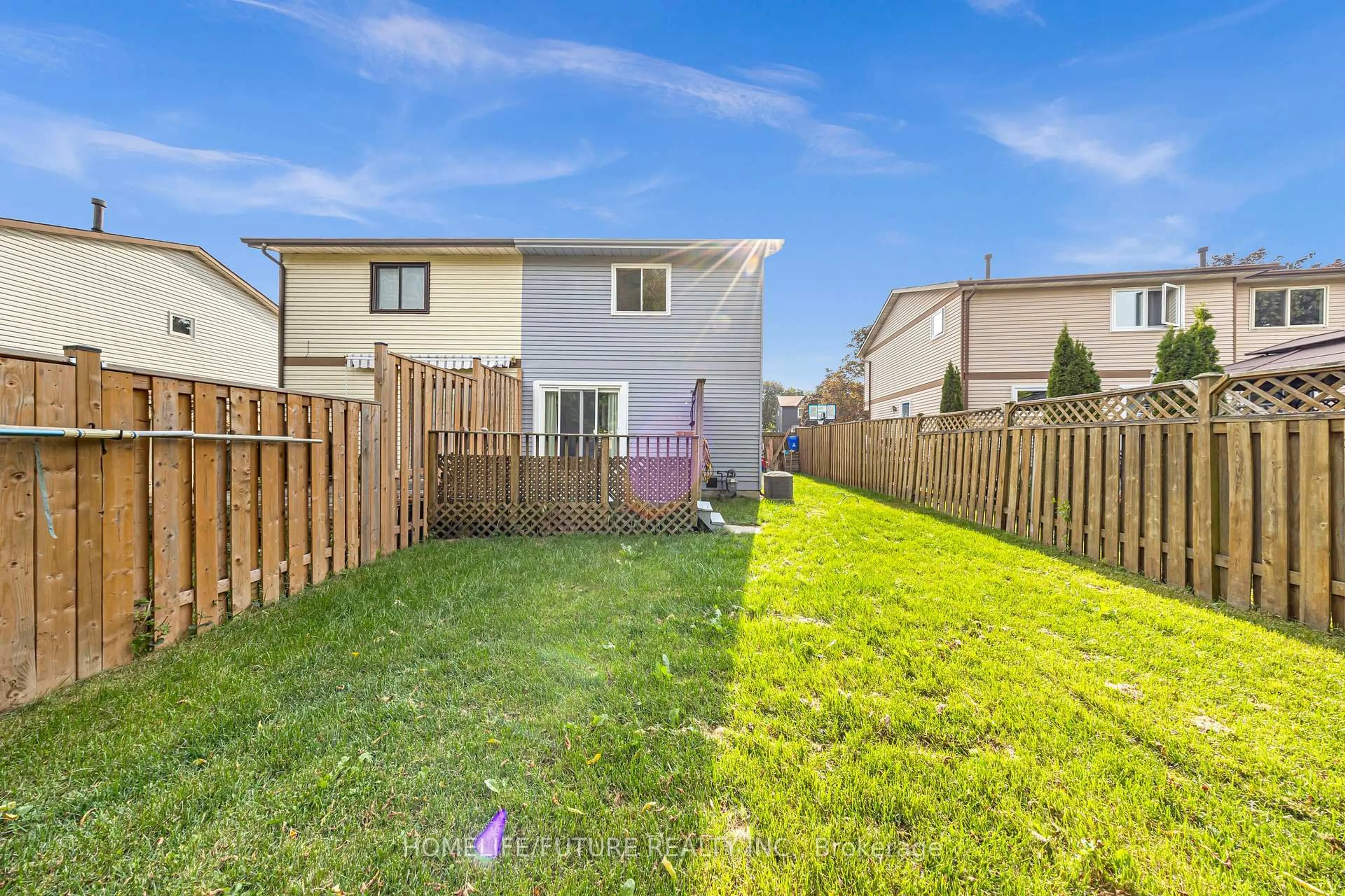 Patio, street for 315 Limerick St, Oshawa Ontario L1J 6K8