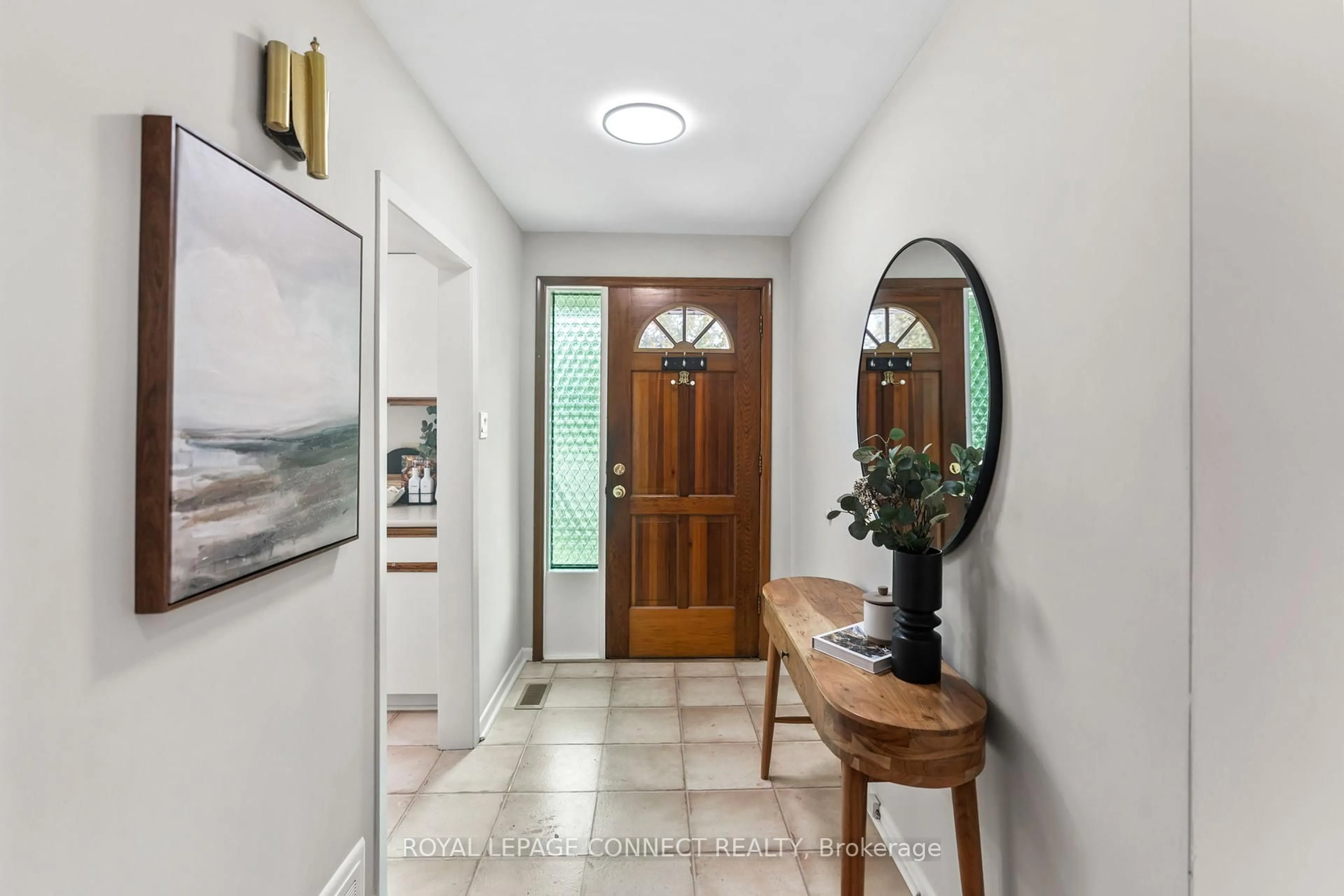 Indoor entryway for 38 Limevale Cres, Toronto Ontario M1E 2K7