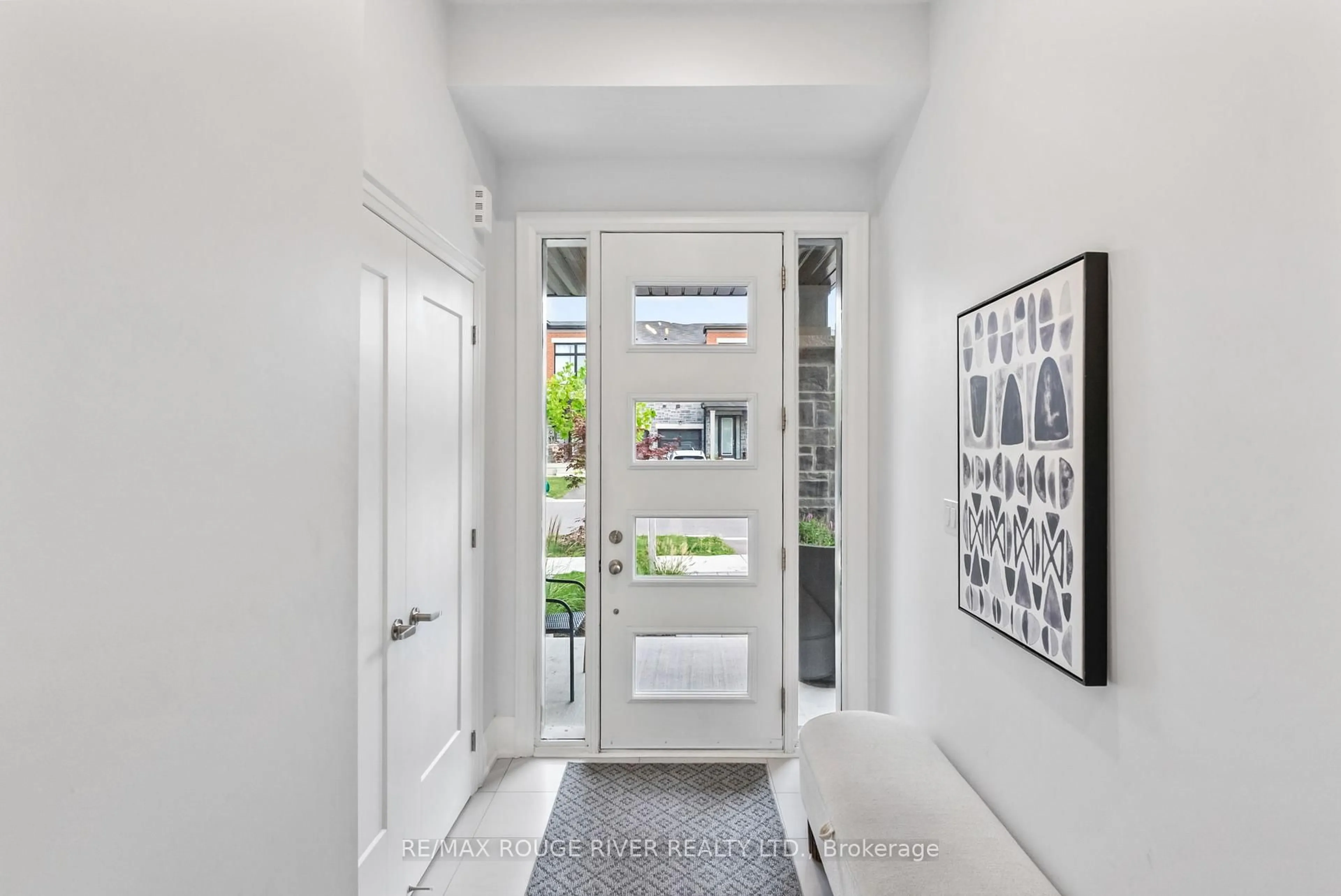 Indoor entryway for 67 Pine Gate Pl, Whitby Ontario L1R 0S2
