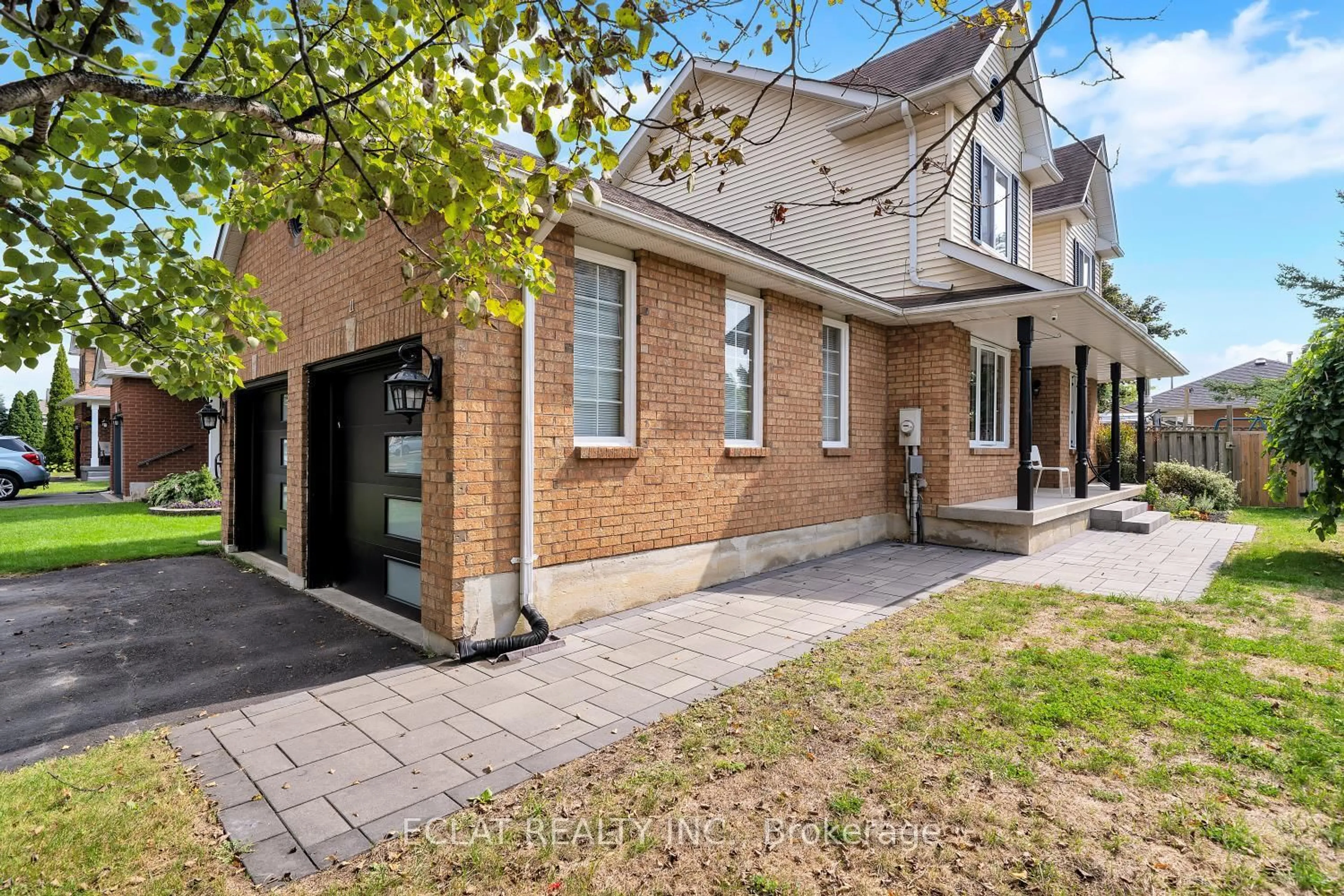 Home with brick exterior material, street for 11 Strathallan Dr, Clarington Ontario L1E 1X3