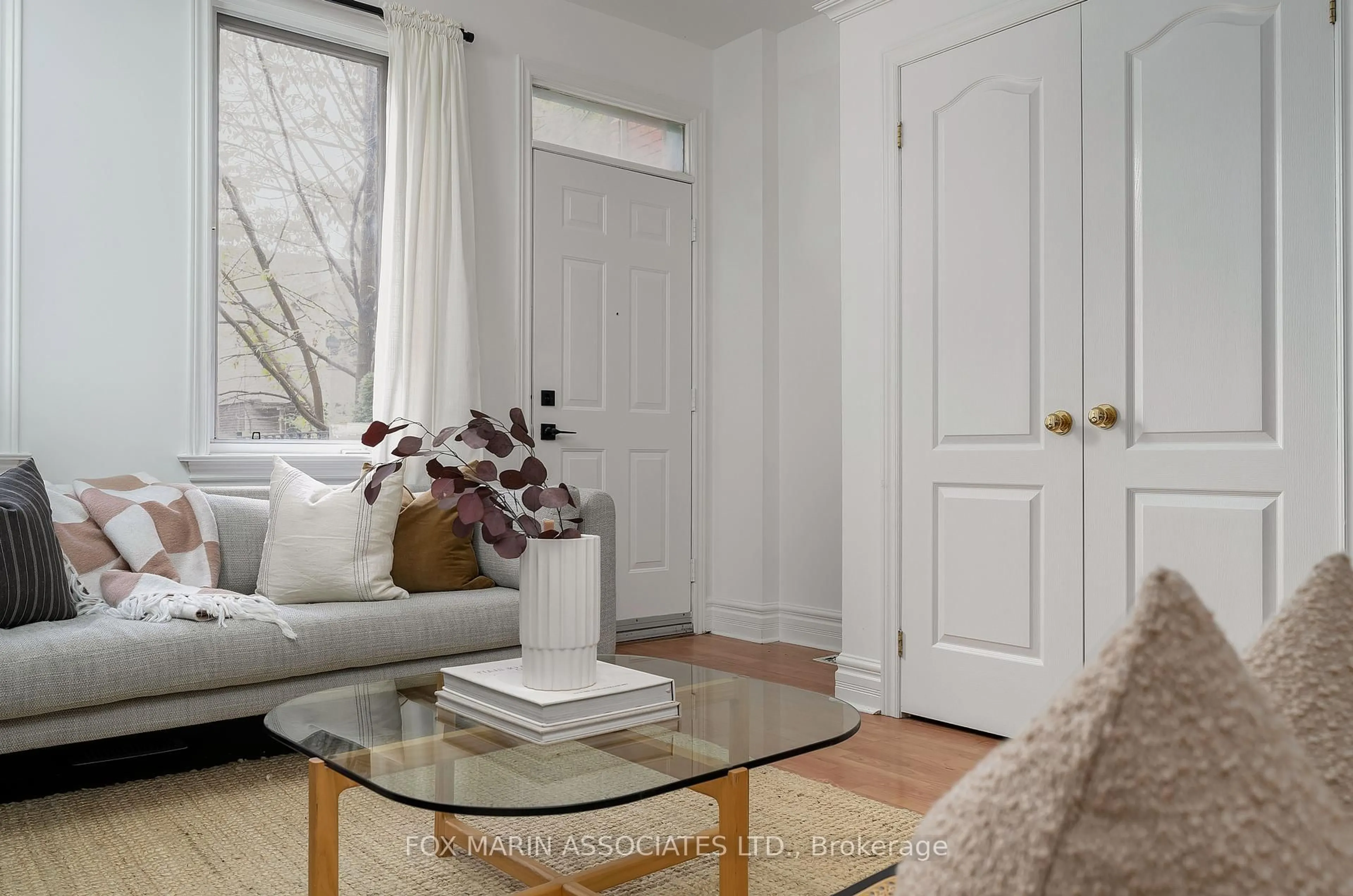 Living room with furniture, unknown for 20 Lewis St, Toronto Ontario M4M 2H3