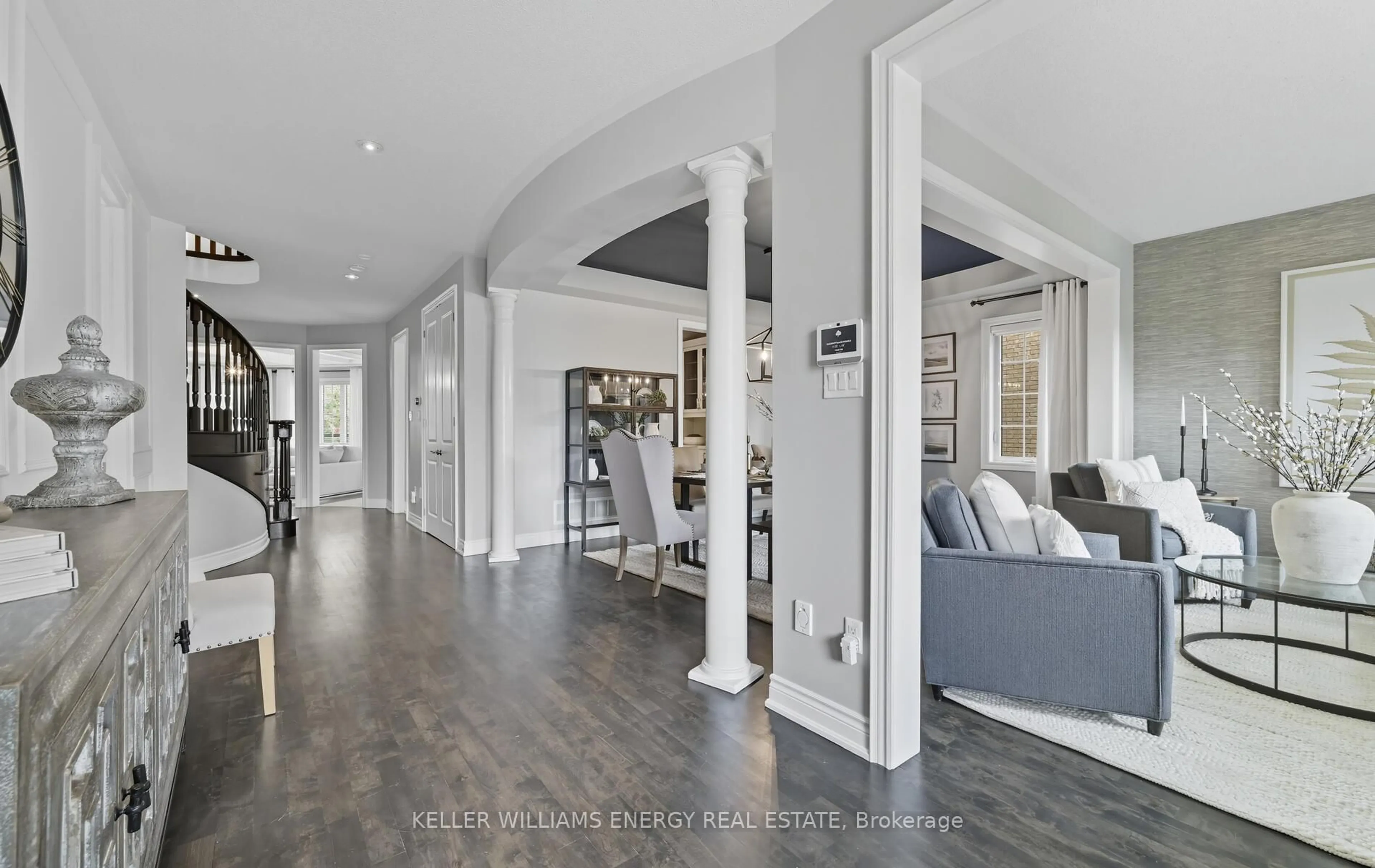 Indoor entryway for 28 Coach Cres, Whitby Ontario L1R 0K8