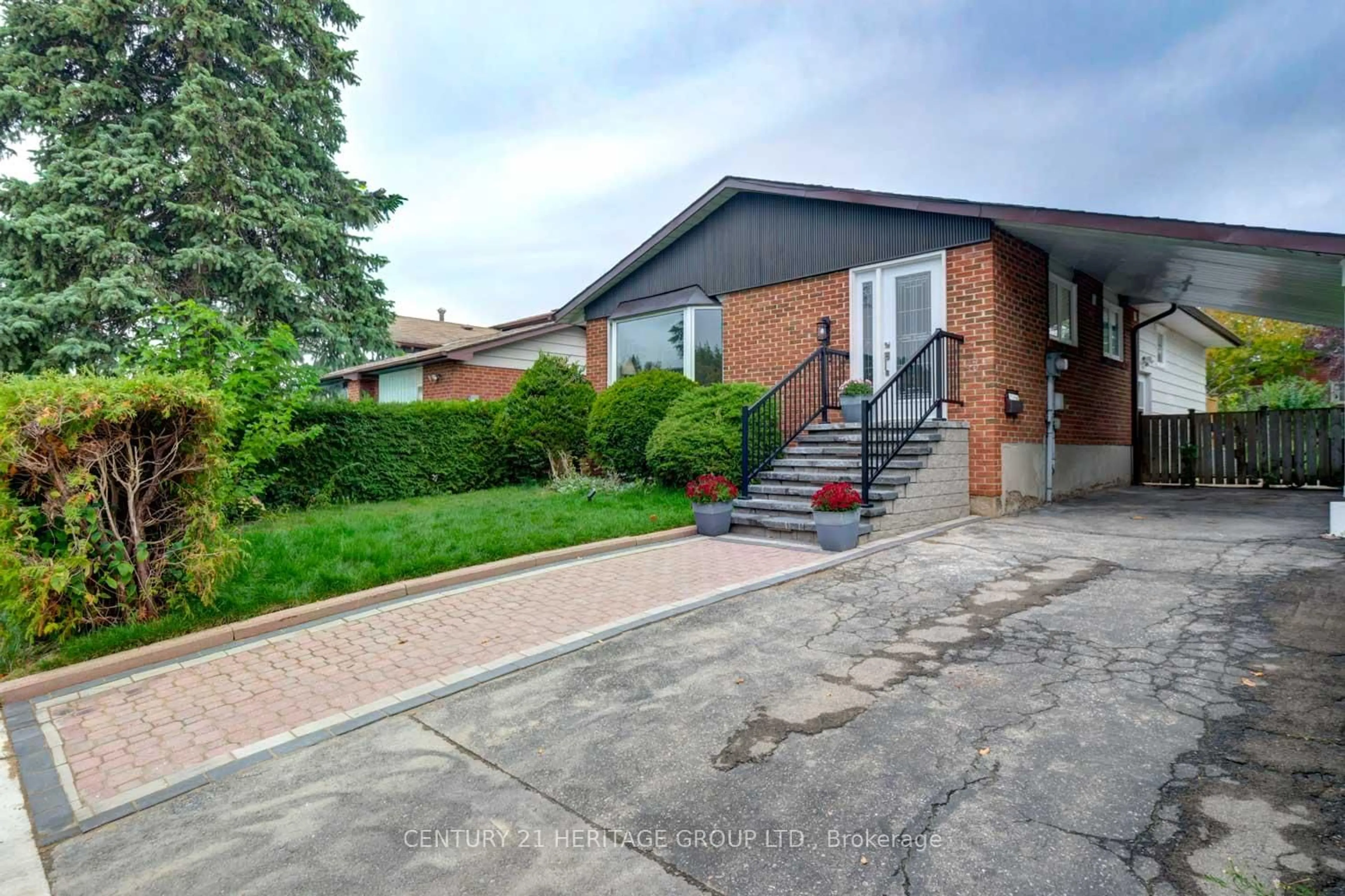 Home with brick exterior material, street for 43 Howell Sq, Toronto Ontario M1B 1C3