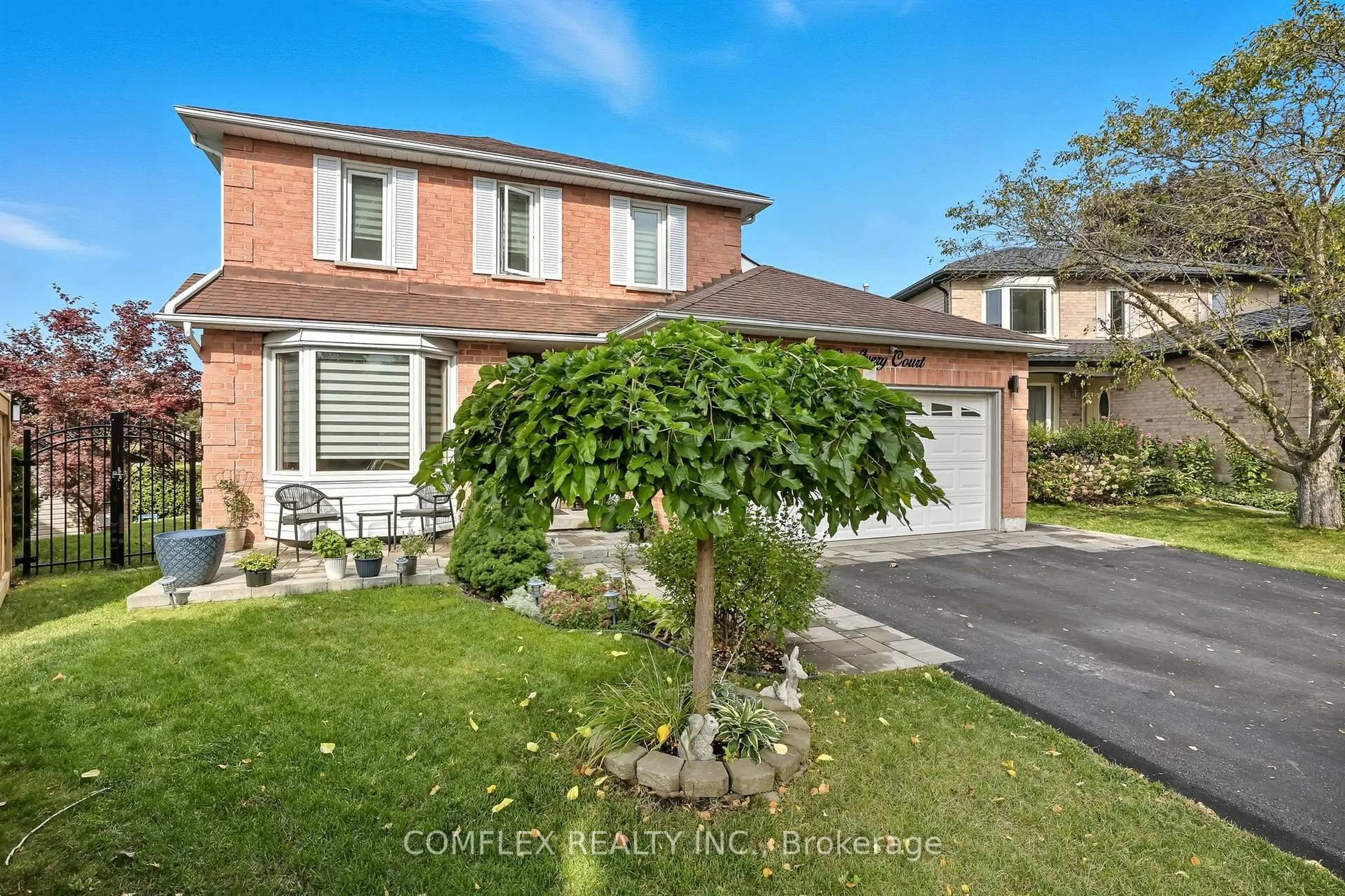 Home with brick exterior material, street for 680 Avery Crt, Oshawa Ontario L1K 1S8