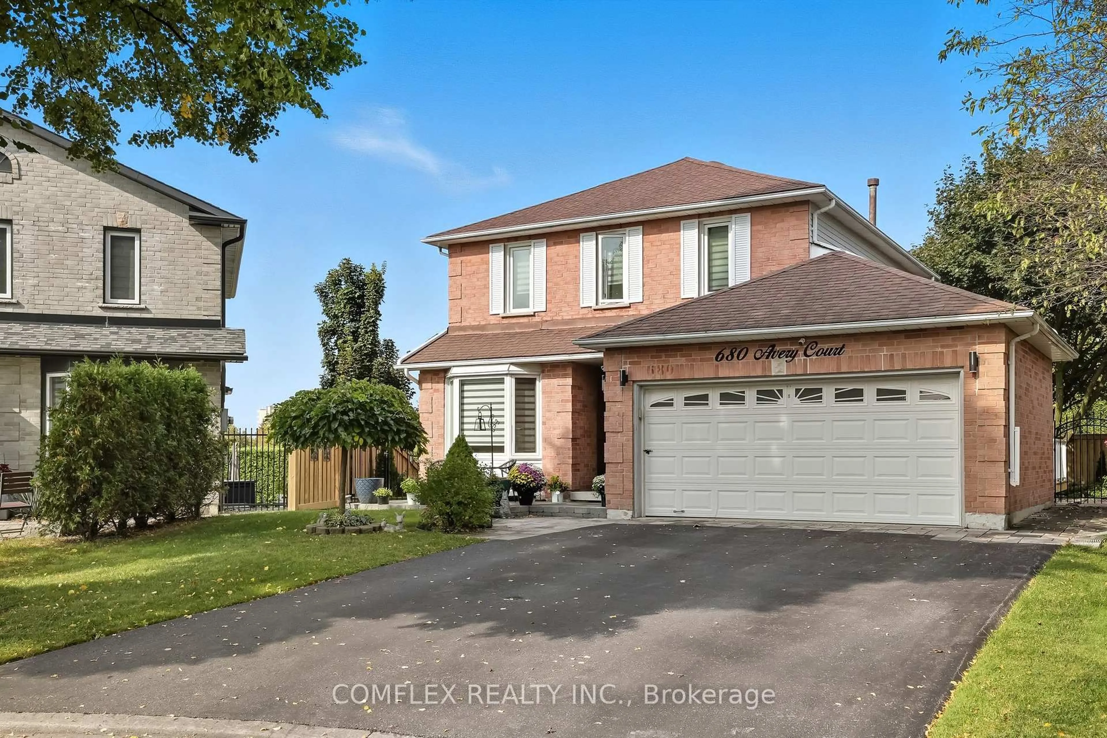 Home with brick exterior material, street for 680 Avery Crt, Oshawa Ontario L1K 1S8