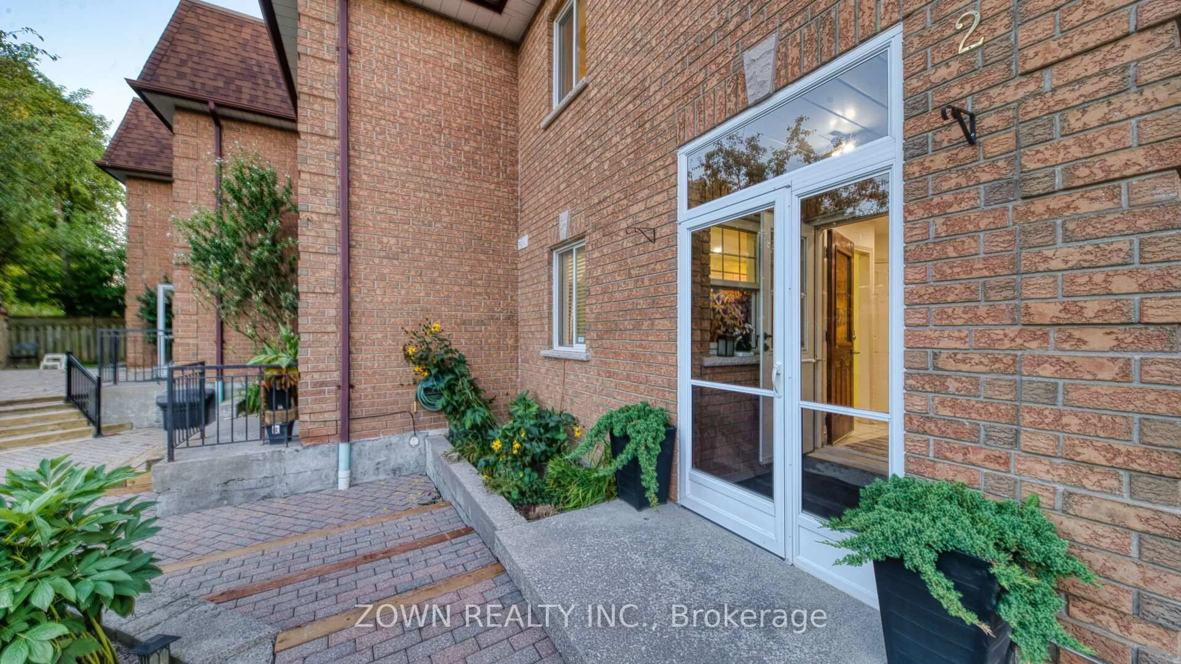 Indoor entryway for 6 Mason Rd #2, Toronto Ontario M1M 3P8