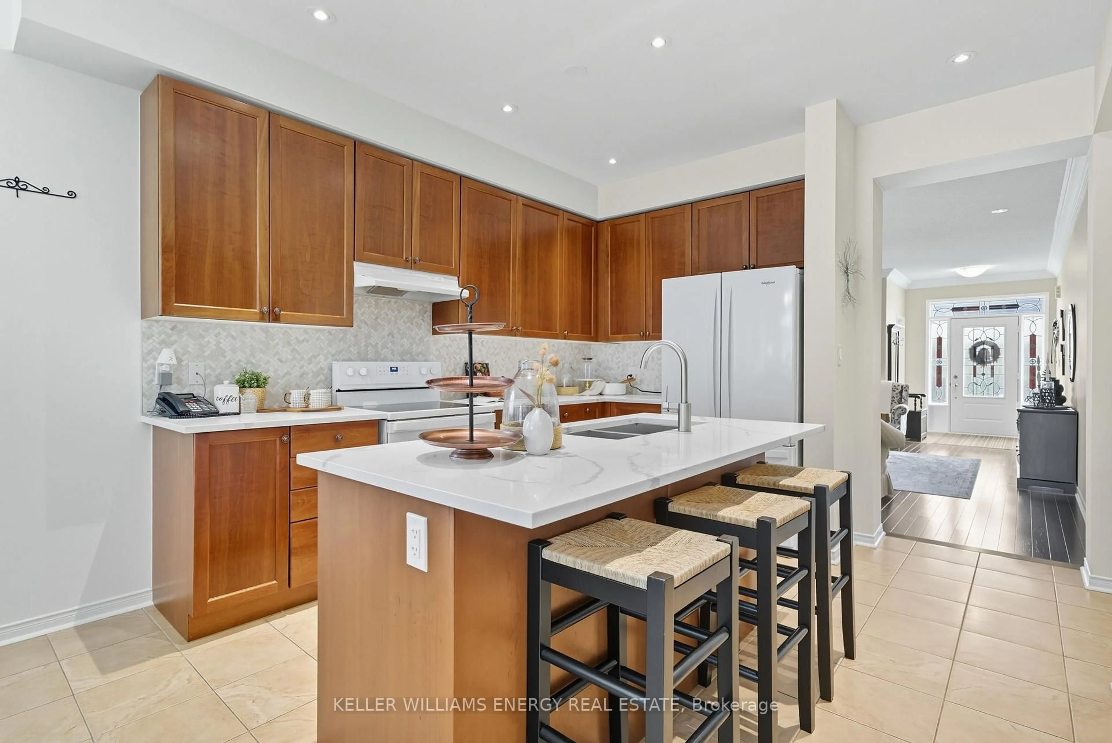 Open concept kitchen, ceramic/tile floor for 66 Ted Miller Cres, Clarington Ontario L1C 0M4