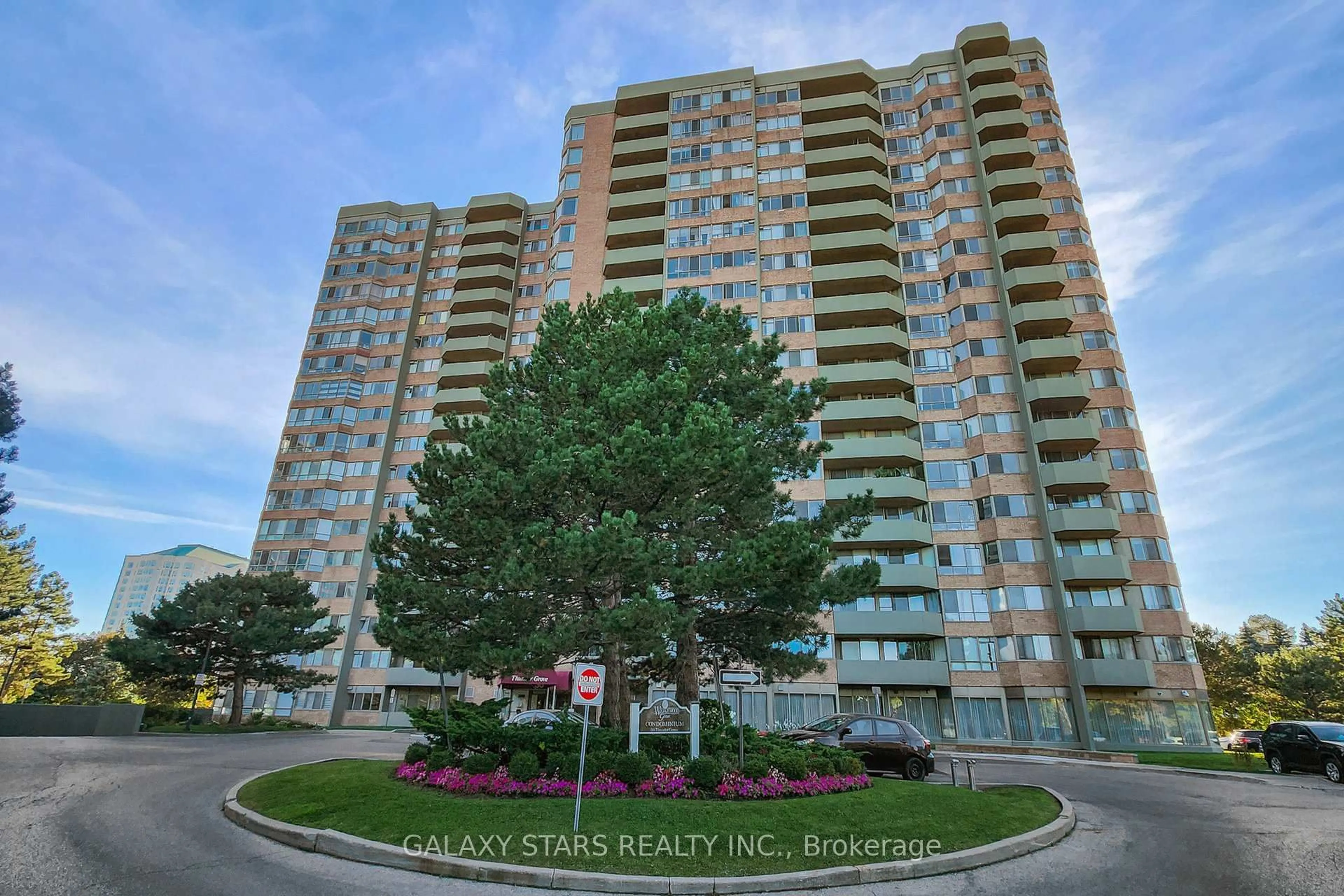A pic from outside/outdoor area/front of a property/back of a property/a pic from drone, unknown for 30 Thunder Grove Way #1013, Toronto Ontario M1V 4A3