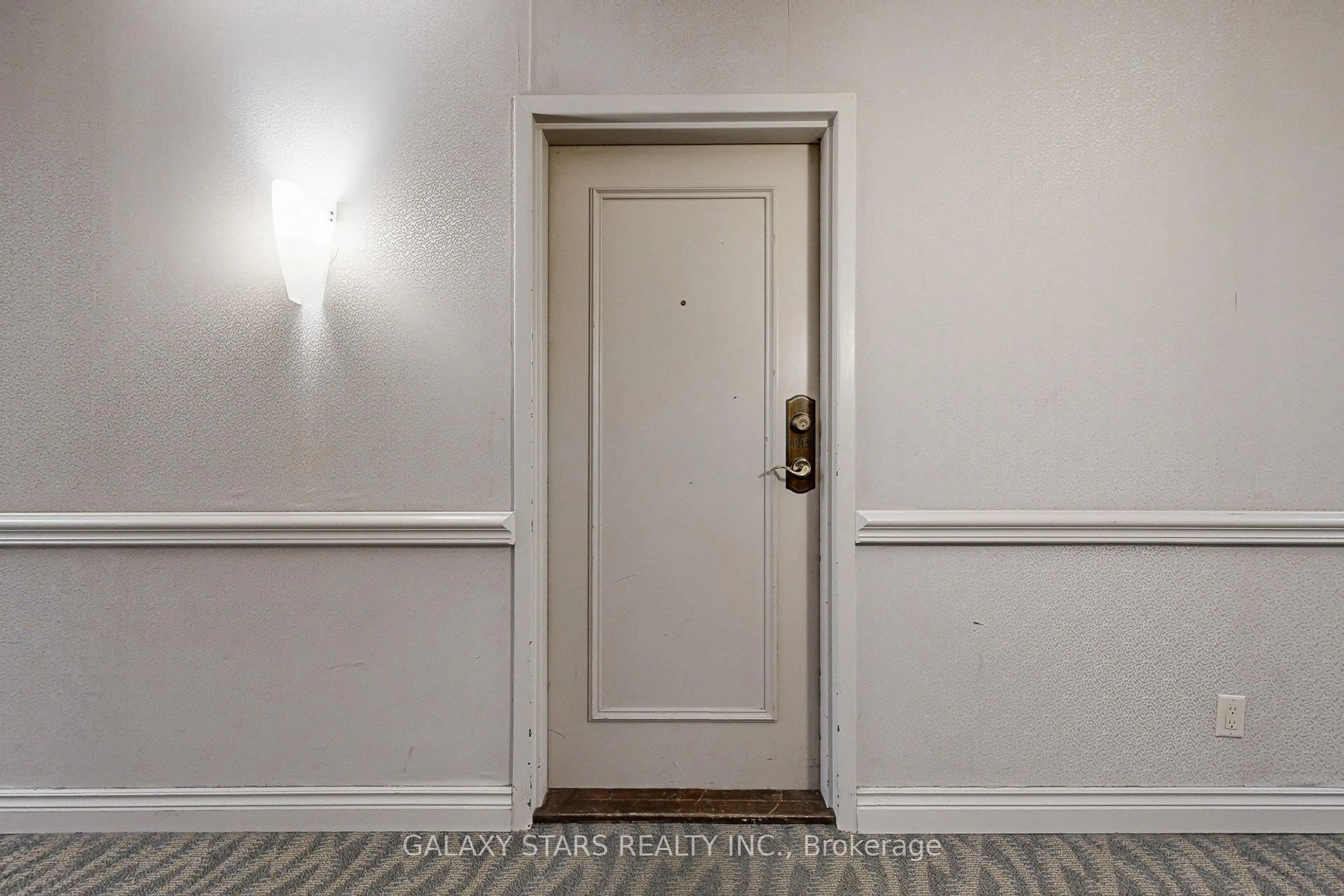 Indoor entryway for 30 Thunder Grove Way #1013, Toronto Ontario M1V 4A3