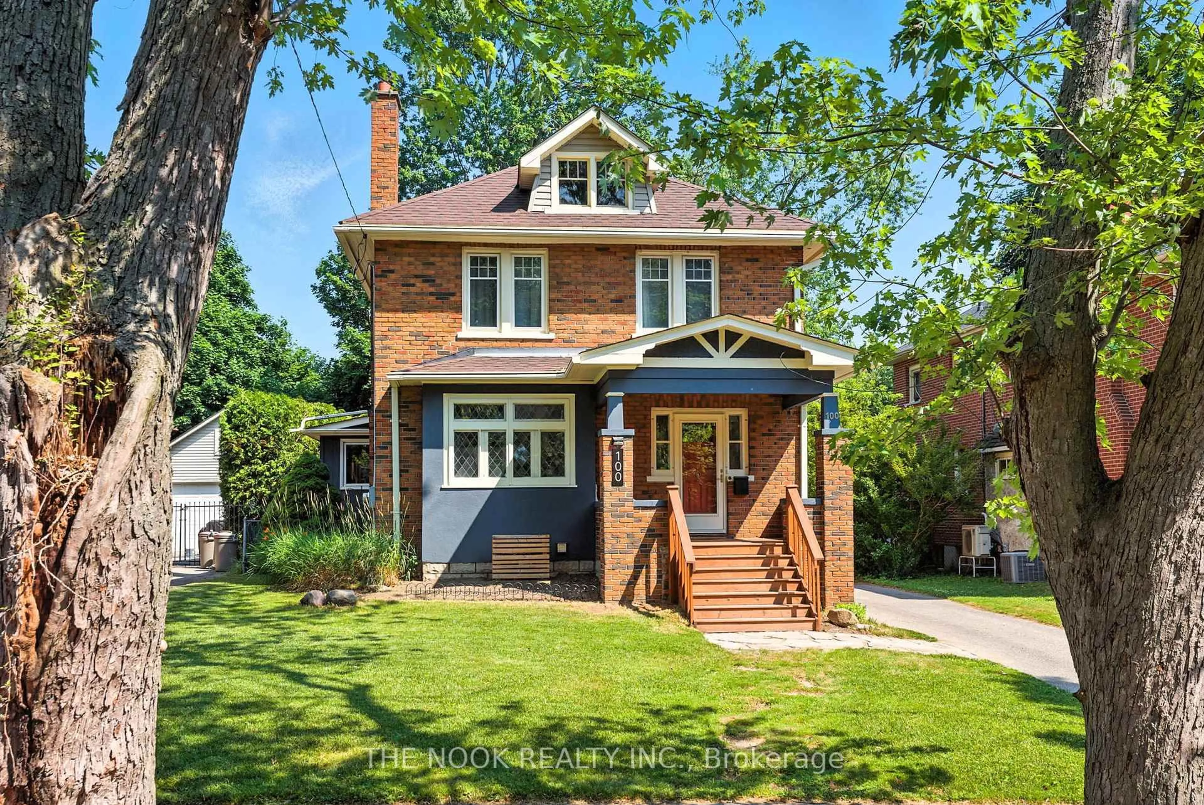 Home with brick exterior material, street for 100 Connaught St, Oshawa Ontario L1G 2H3
