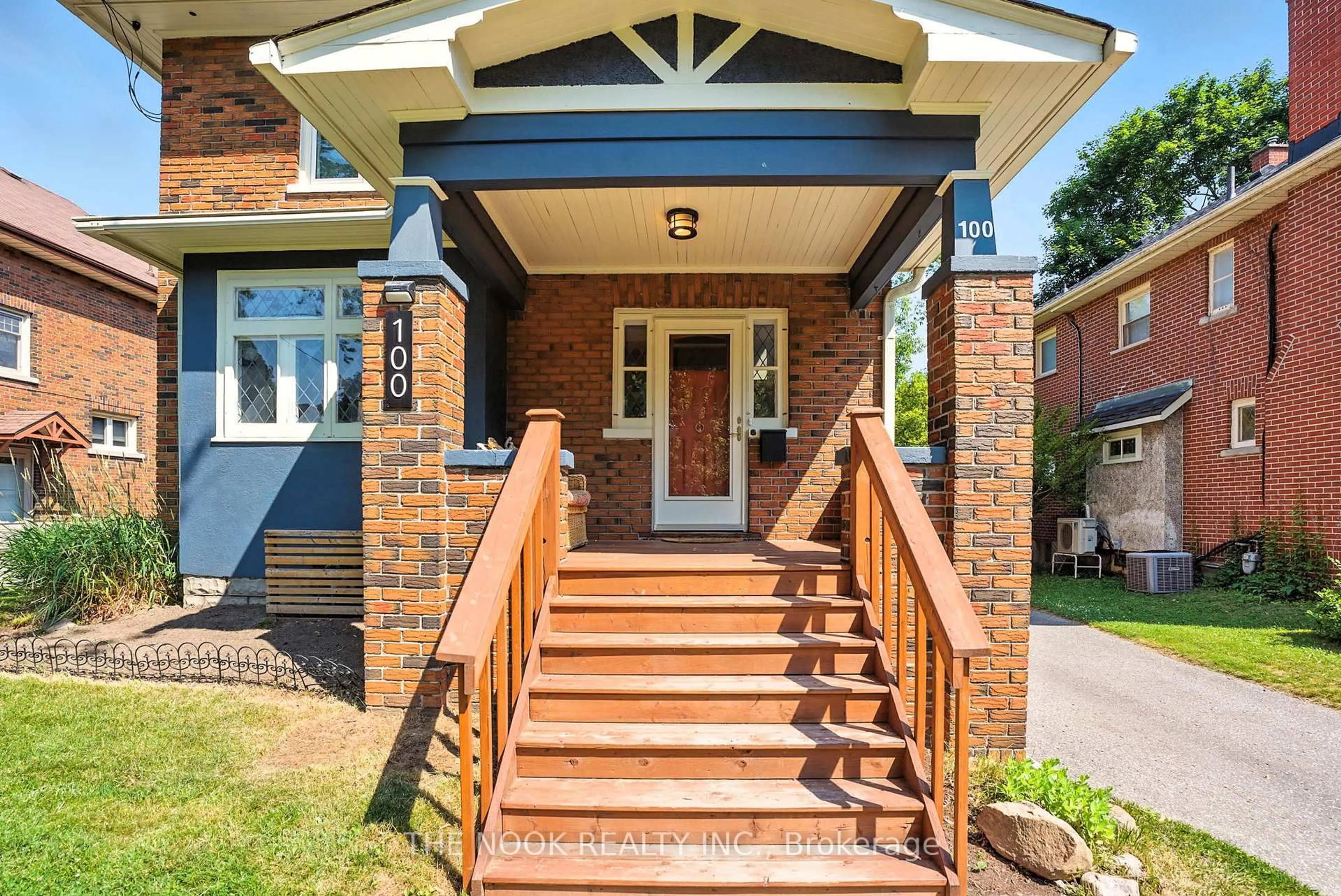 Home with brick exterior material, street for 100 Connaught St, Oshawa Ontario L1G 2H3