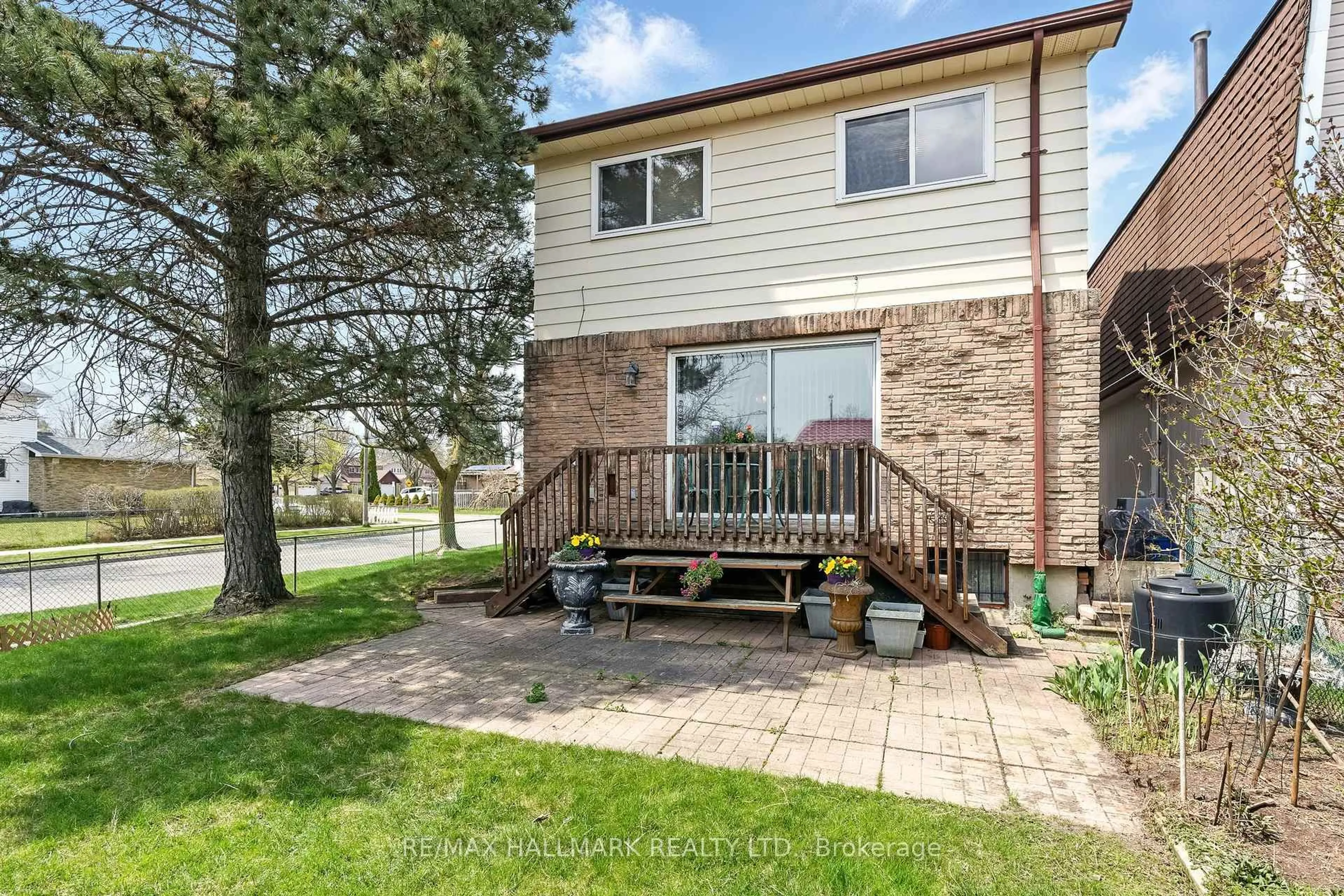 Patio, unknown for 69 White Heather Blvd, Toronto Ontario M1V 1P7