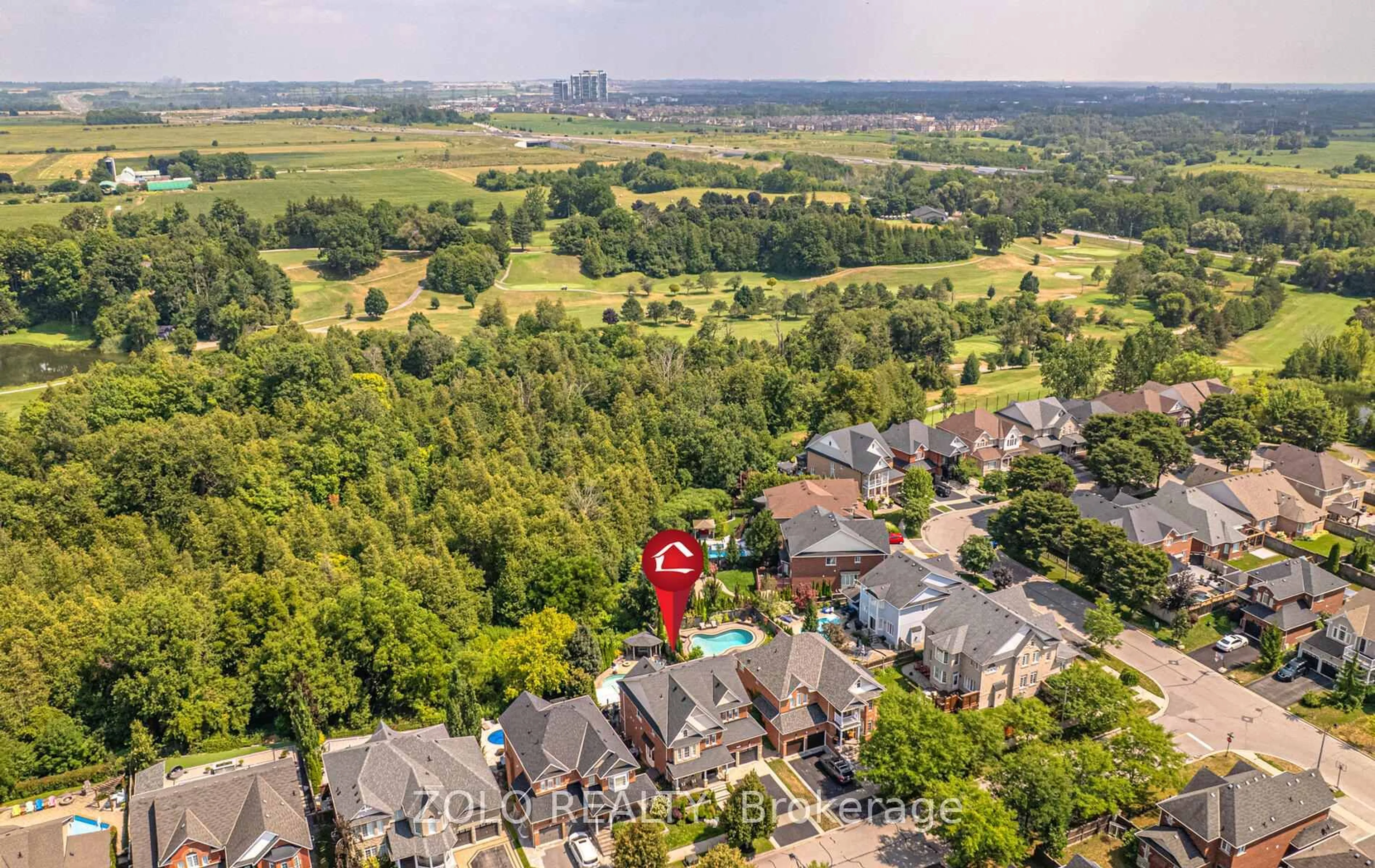 A pic from outside/outdoor area/front of a property/back of a property/a pic from drone, city buildings view from balcony for 3 Covington Dr, Whitby Ontario L1M 2K4