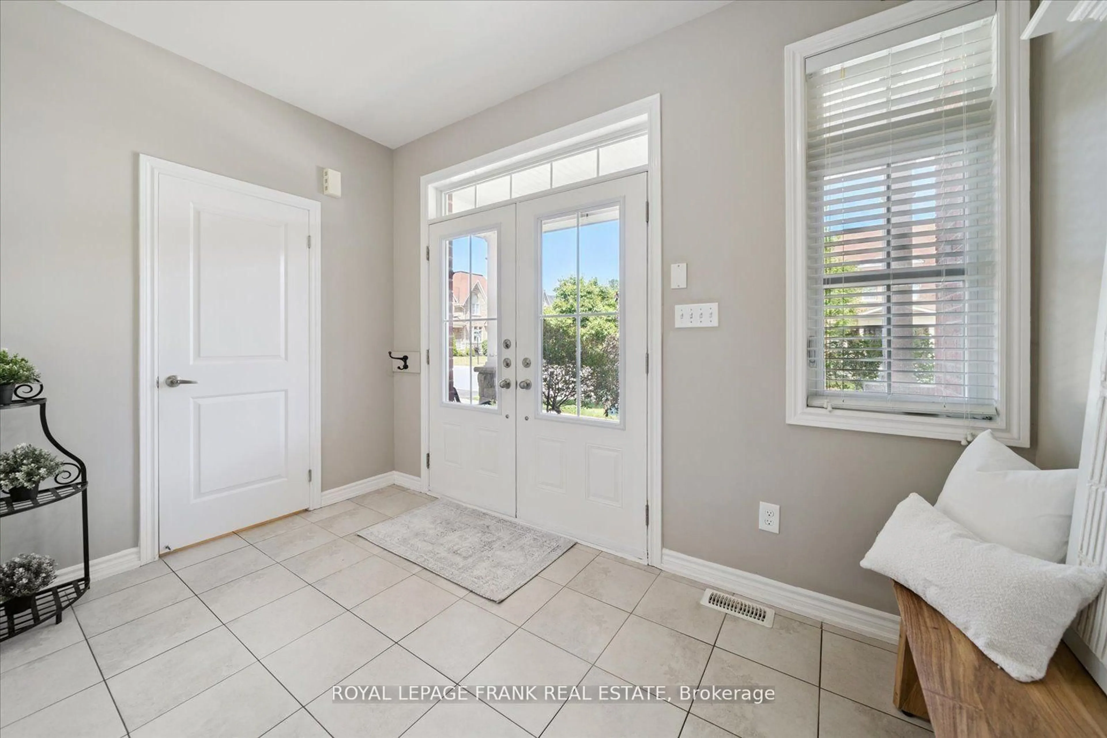 Indoor entryway for 24 Burning Springs Pl, Whitby Ontario L1M 0K1