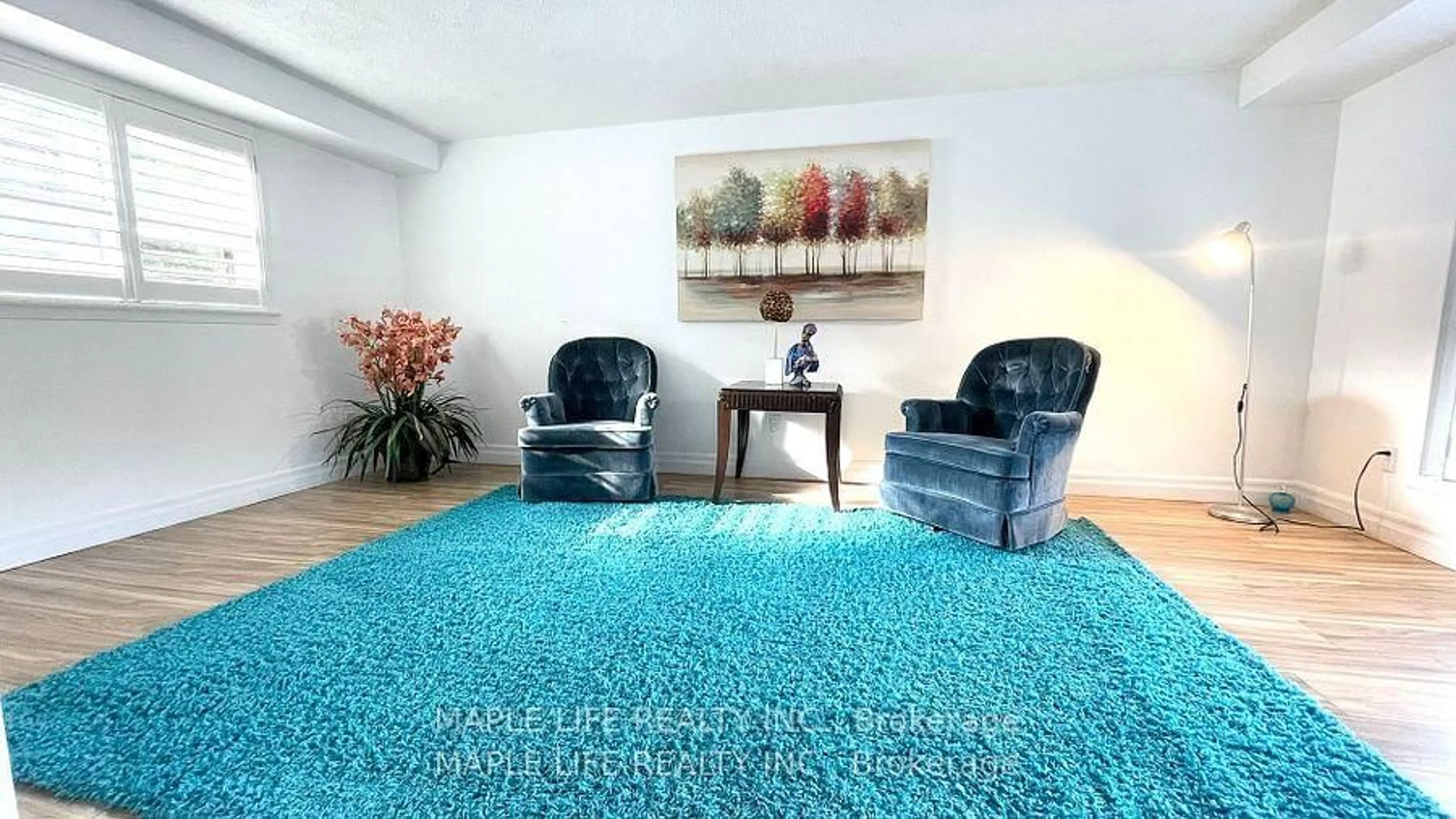 Living room with furniture, carpet floor for 100 Wickson Tr, Toronto Ontario M1B 1P3