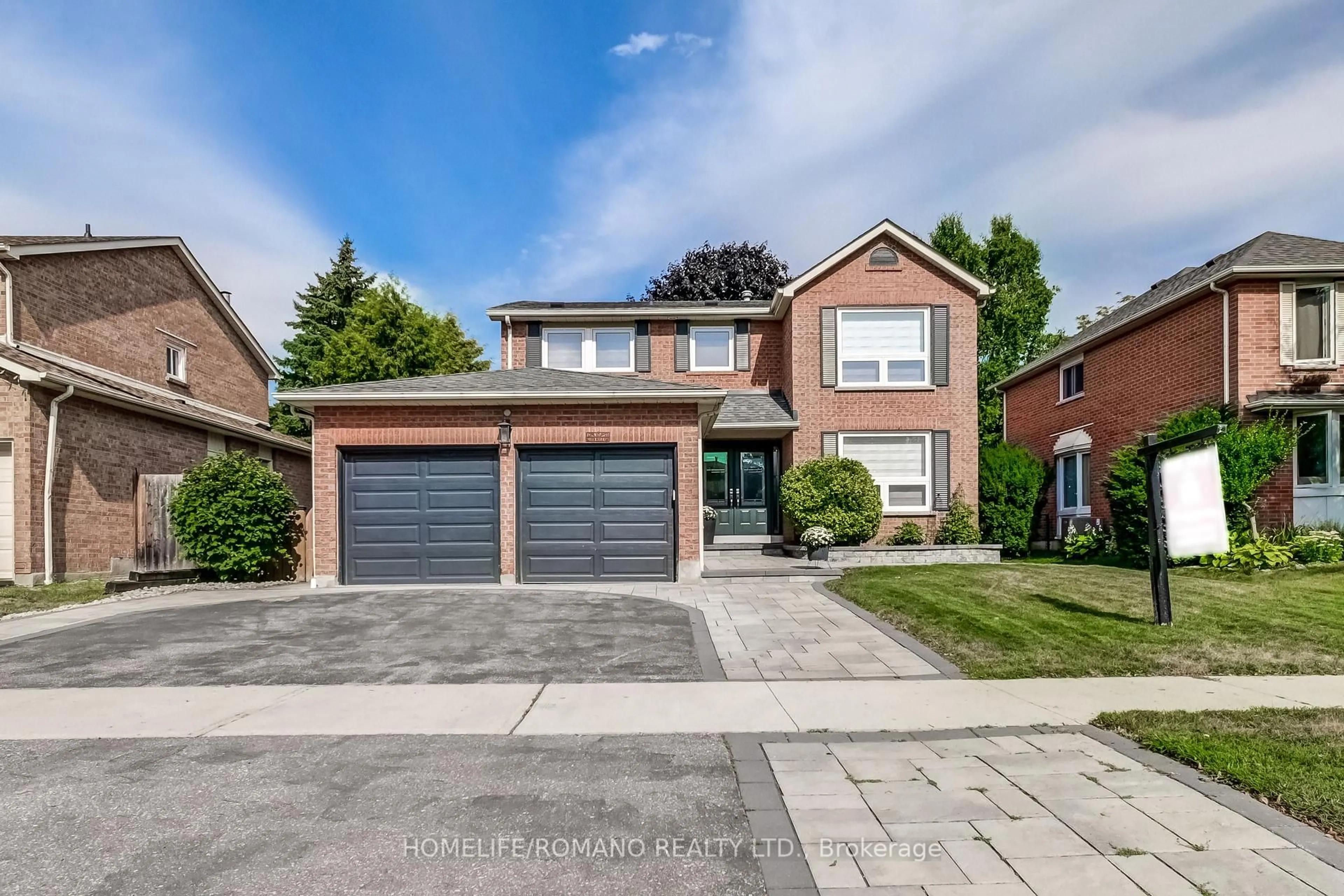 Home with brick exterior material, street for 10 Glen Hill Dr, Whitby Ontario L1N 6Z9