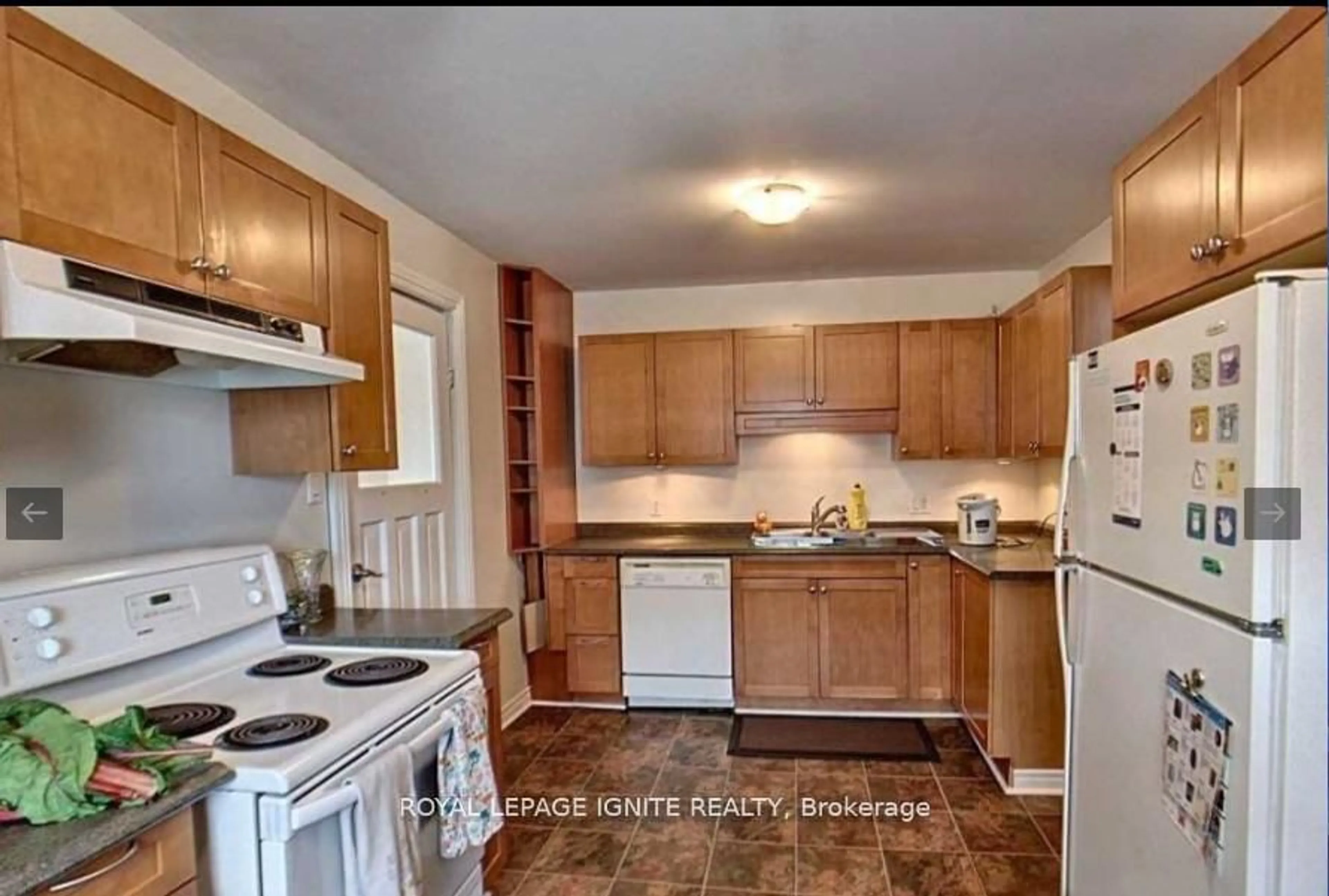 Standard kitchen, unknown for 182 Albert St, Oshawa Ontario L1H 4R2