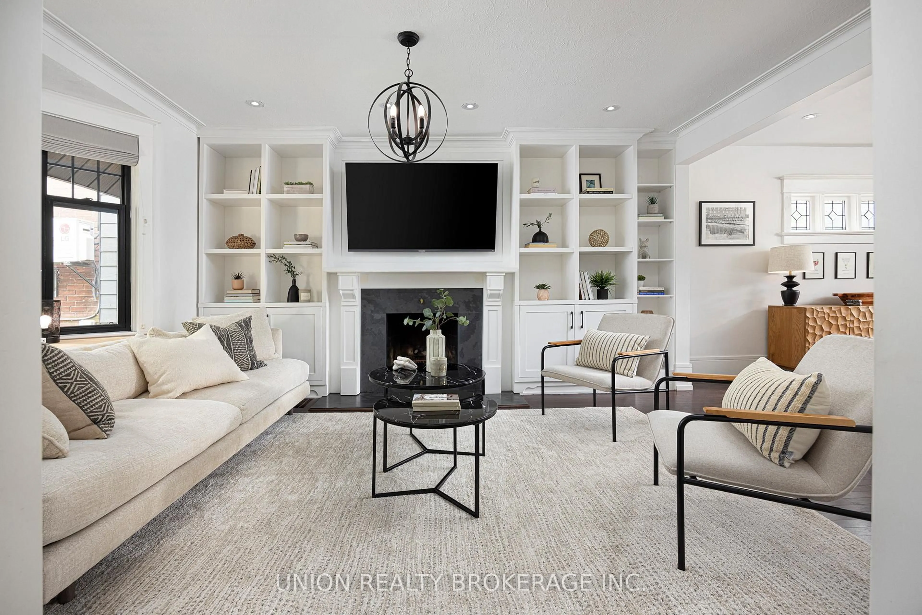 Living room with furniture, unknown for 42 Fairmount Cres, Toronto Ontario M4L 2H4