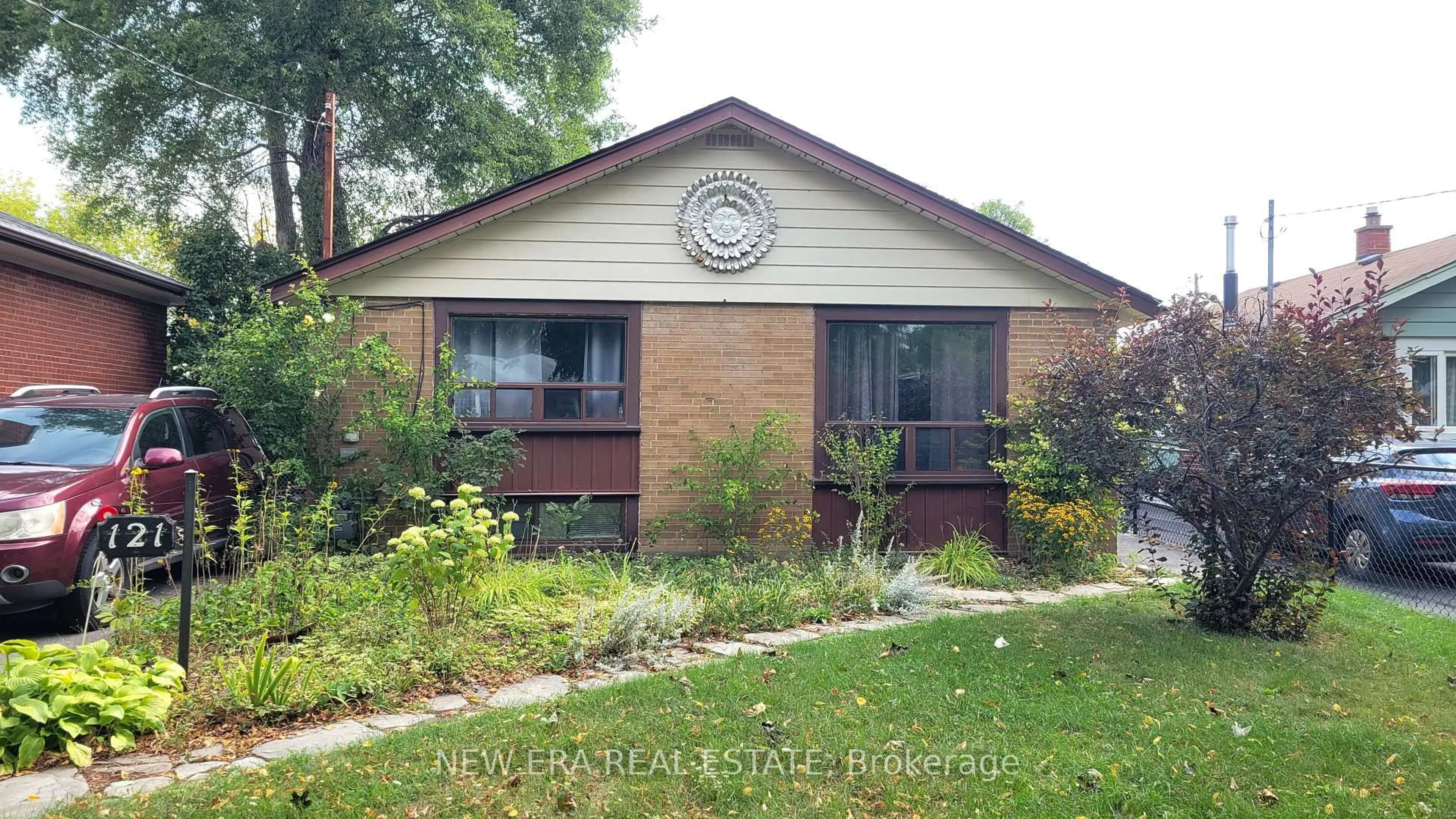 Home with brick exterior material, street for 121 Pandora Circ, Toronto Ontario M1H 1V8