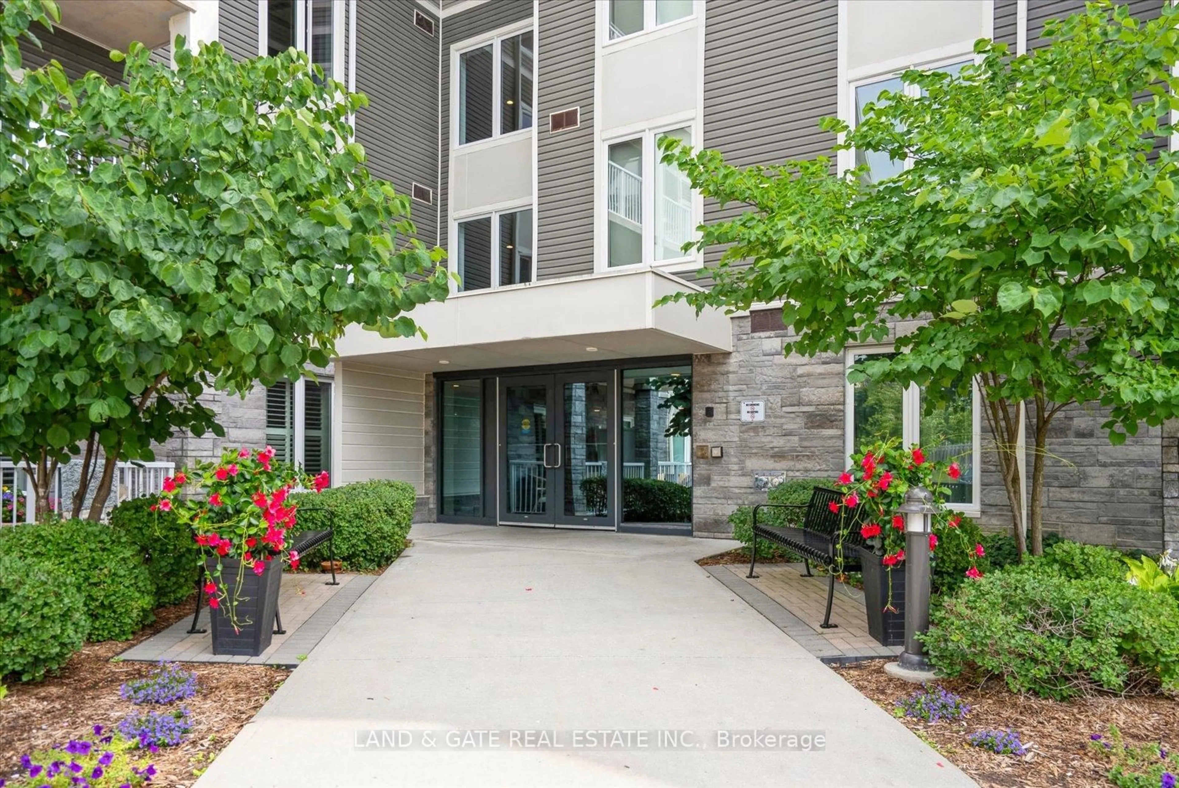 Unknown for 290 Liberty St #102, Clarington Ontario L1C 0H3