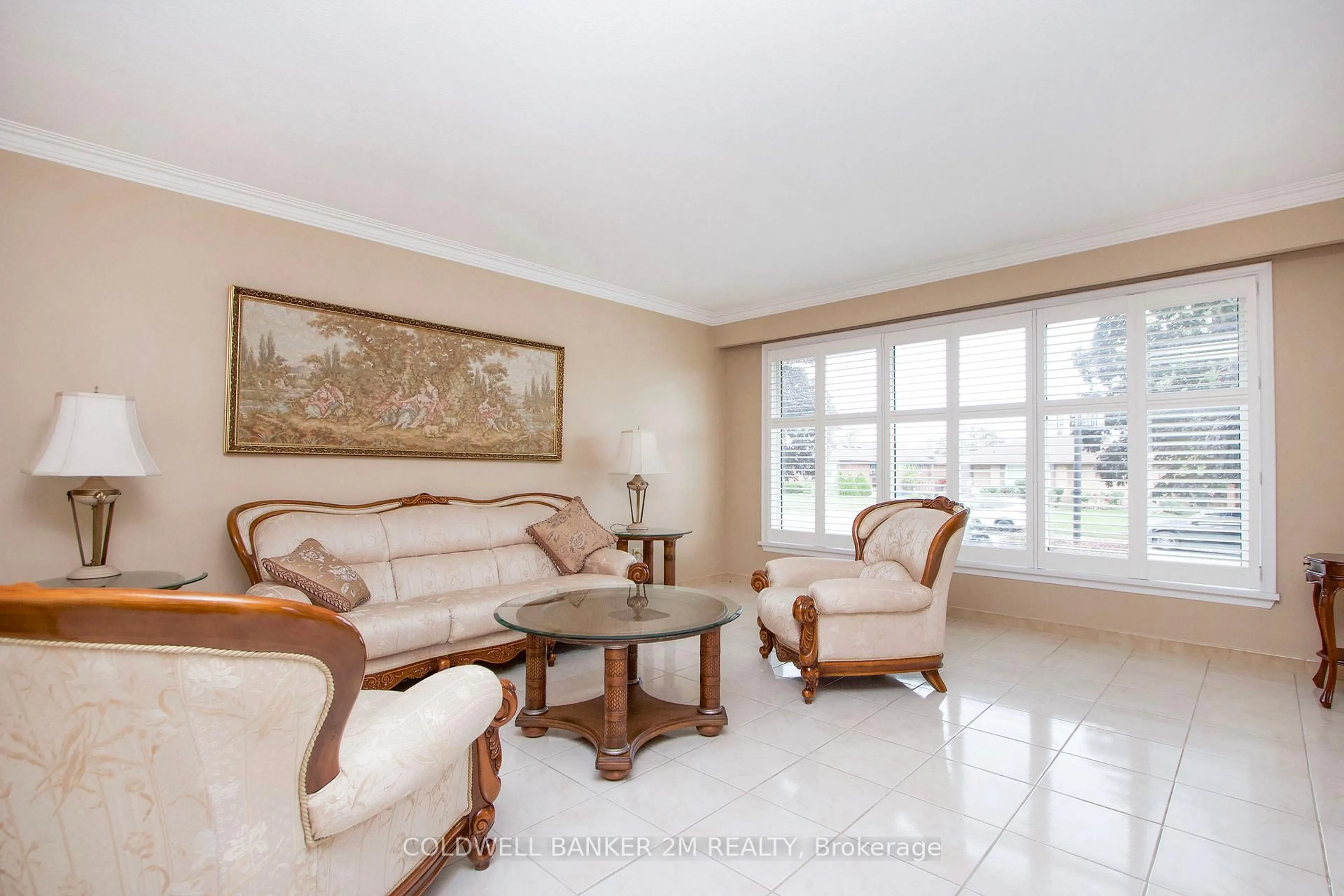 Living room with furniture, ceramic/tile floor for 624 Gibbons St, Oshawa Ontario L1J 4Z8