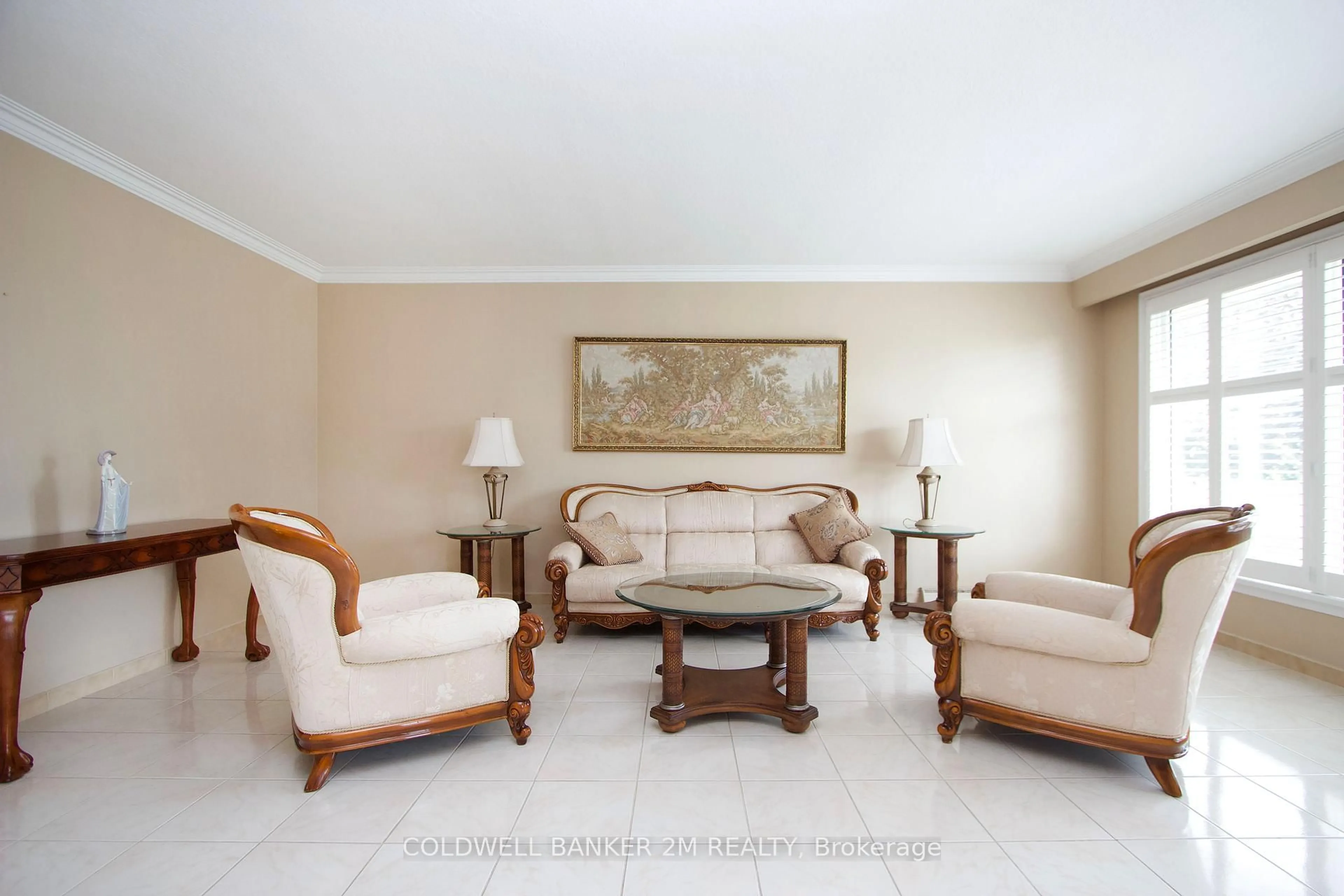 Living room with furniture, unknown for 624 Gibbons St, Oshawa Ontario L1J 4Z8