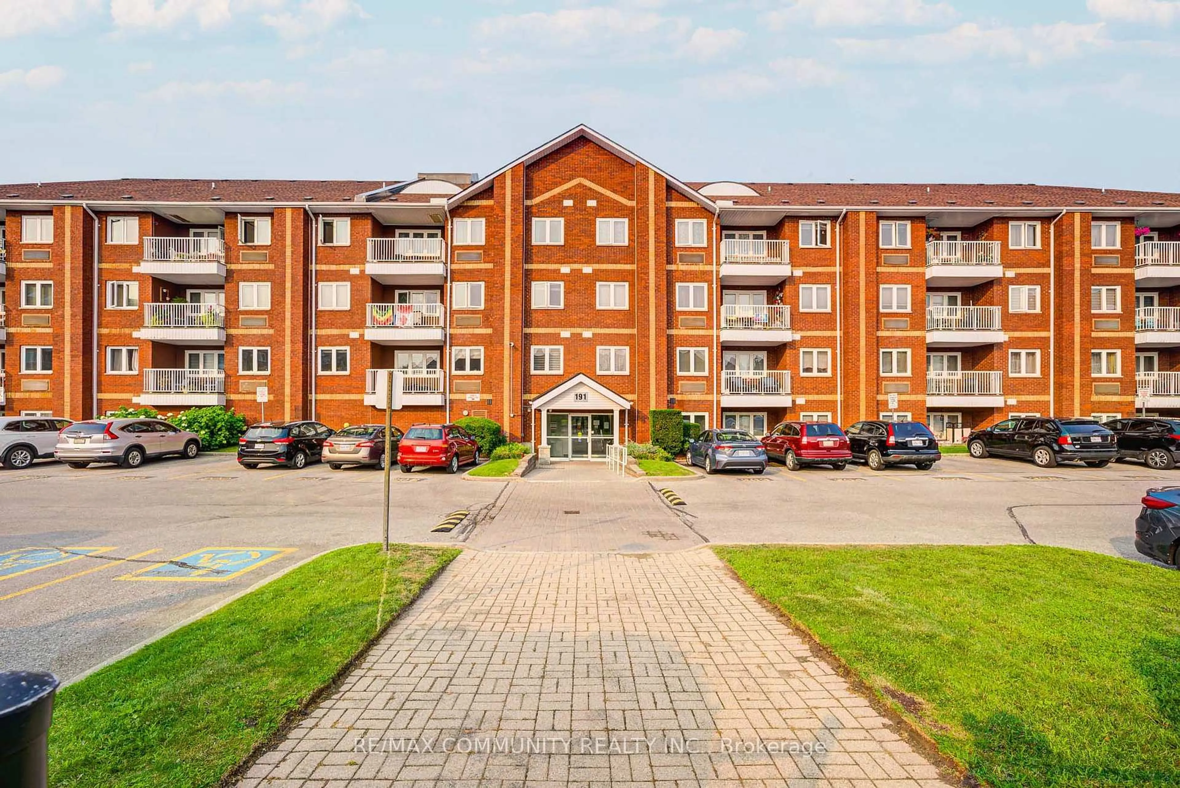 A pic from outside/outdoor area/front of a property/back of a property/a pic from drone, building for 191 Lake Driveway #201, Ajax Ontario L1S 7H9