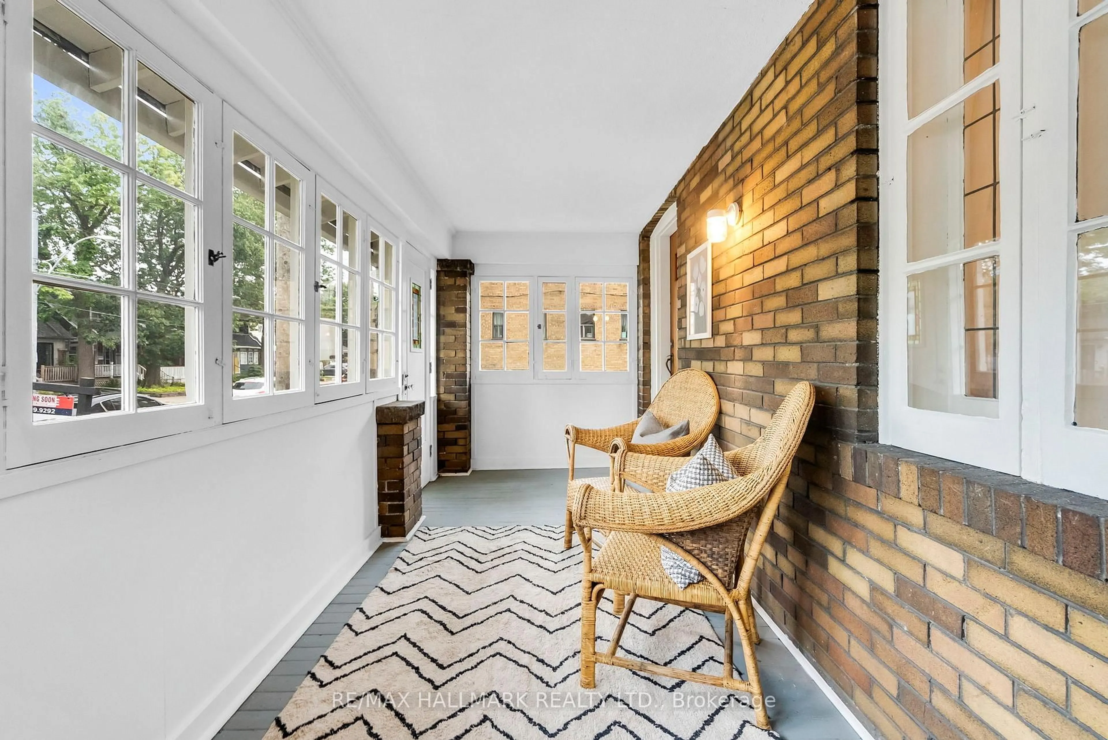 Indoor entryway for 2099 Gerrard St, Toronto Ontario M4E 2B9