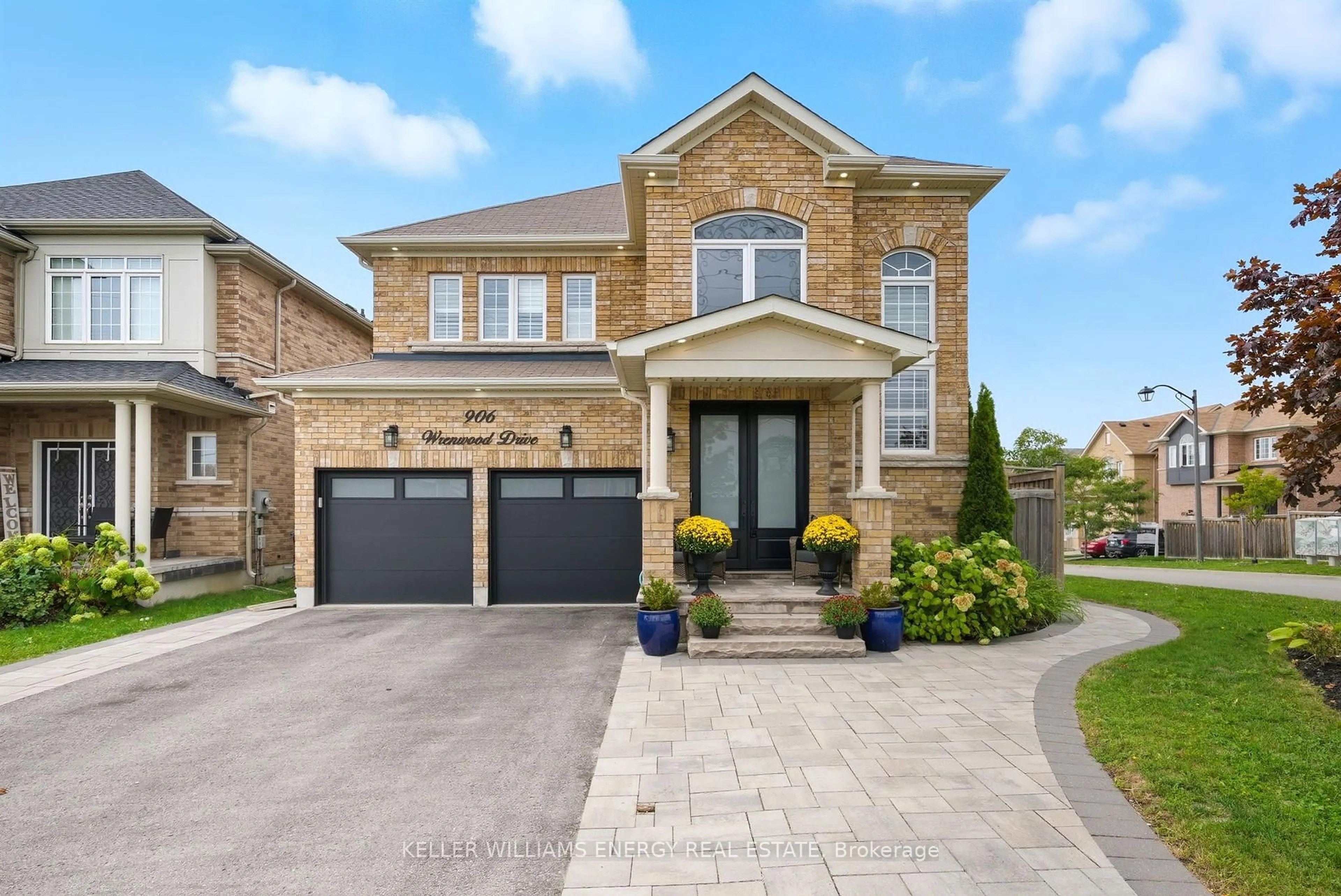 Home with brick exterior material, street for 906 Wrenwood Dr, Oshawa Ontario L1K 0W1