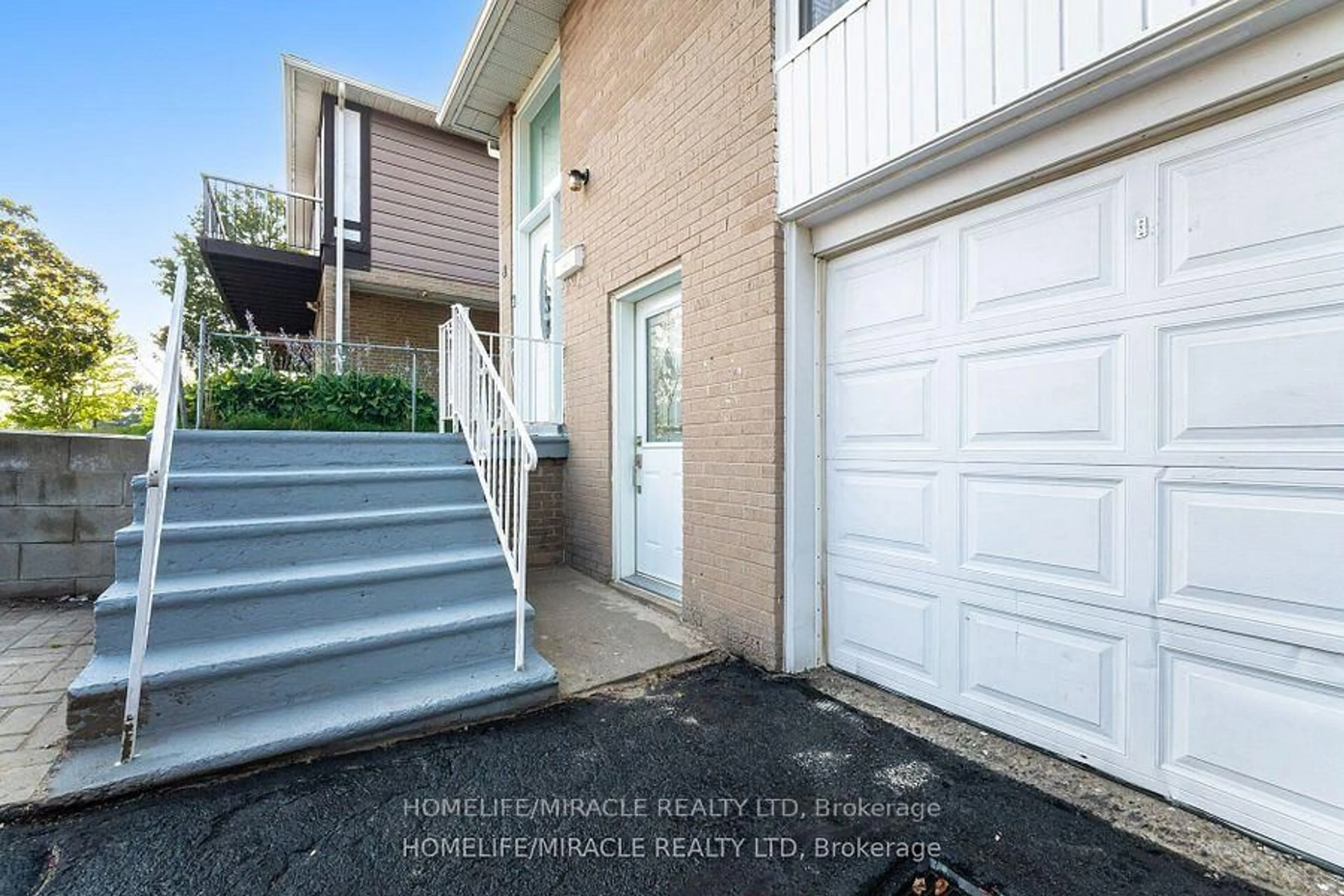 Unknown for 81 Pettibone Sq, Toronto Ontario M1W 2J1