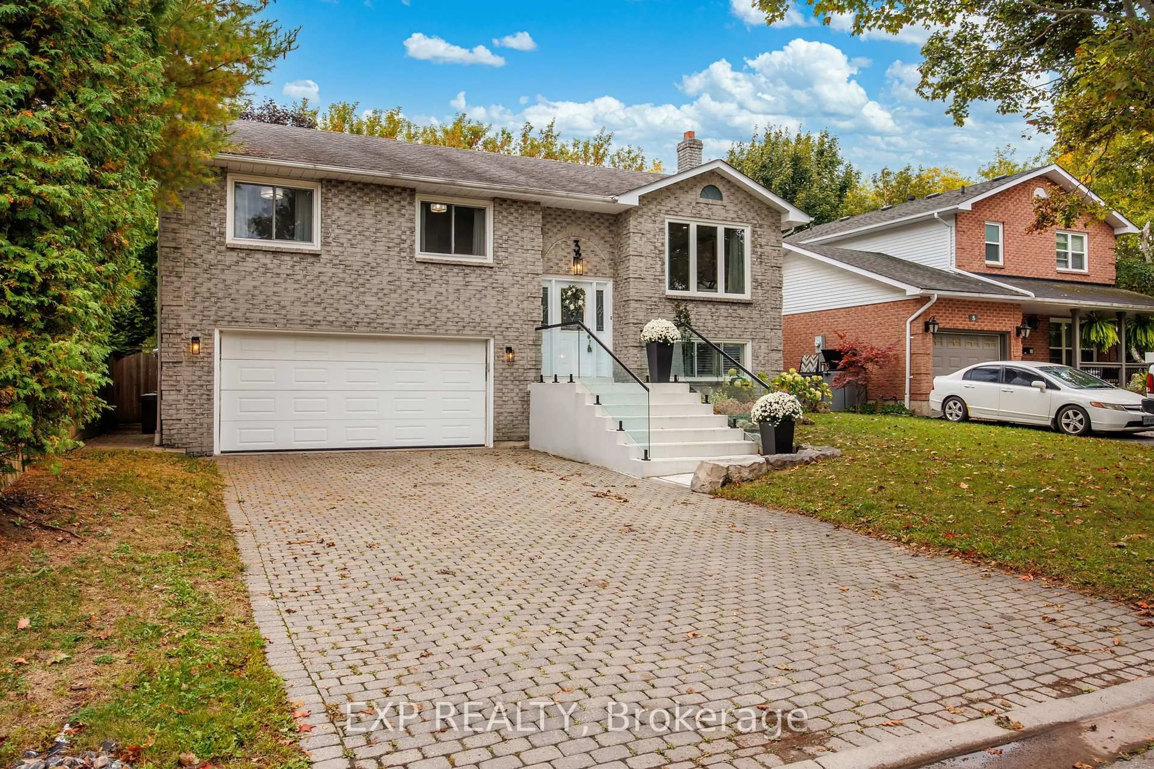 Home with brick exterior material, street for 3 Dale Park Dr, Clarington Ontario L1E 1H2