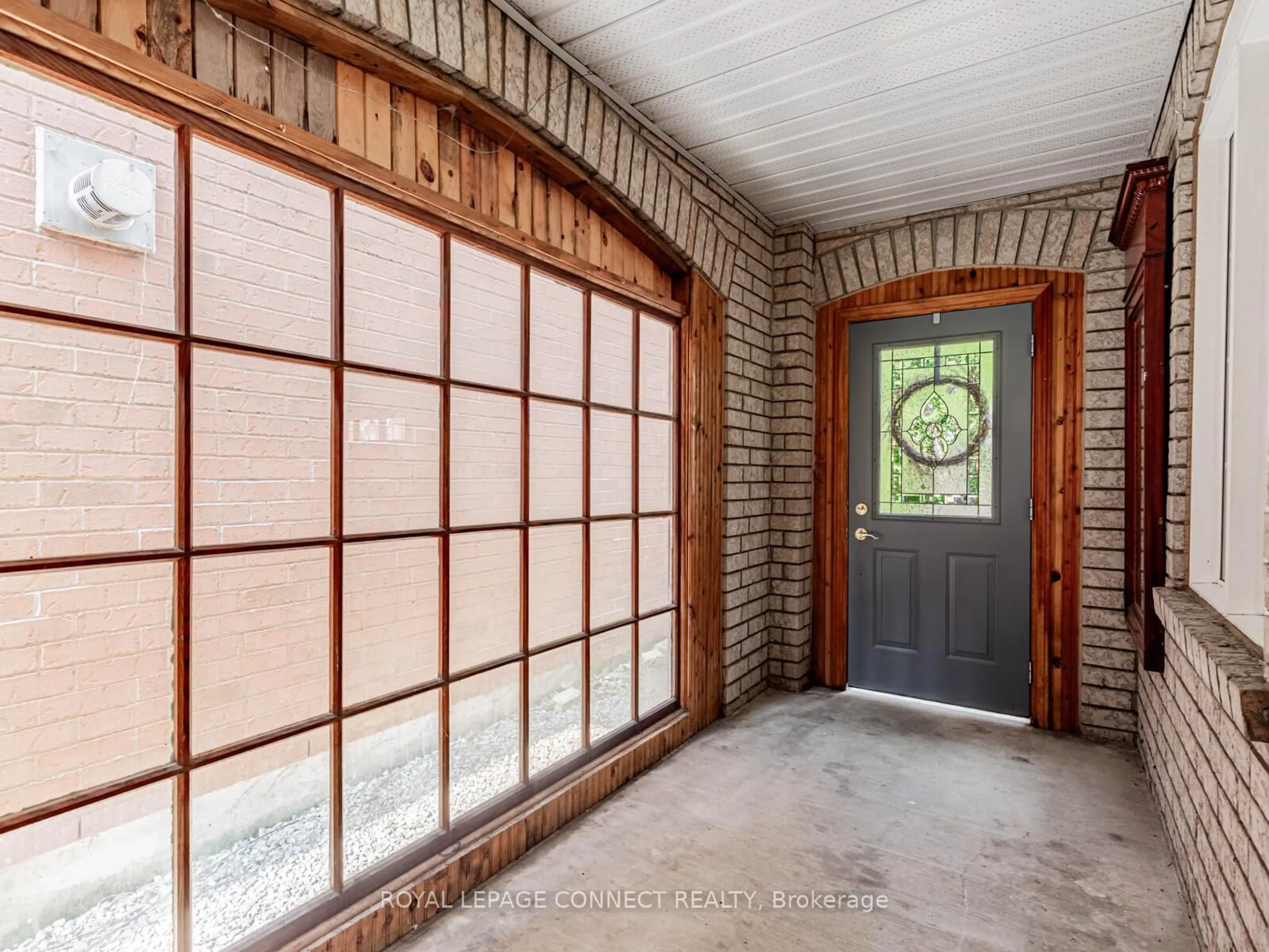 Indoor entryway for 15 Moreau Tr, Toronto Ontario M1L 4V3