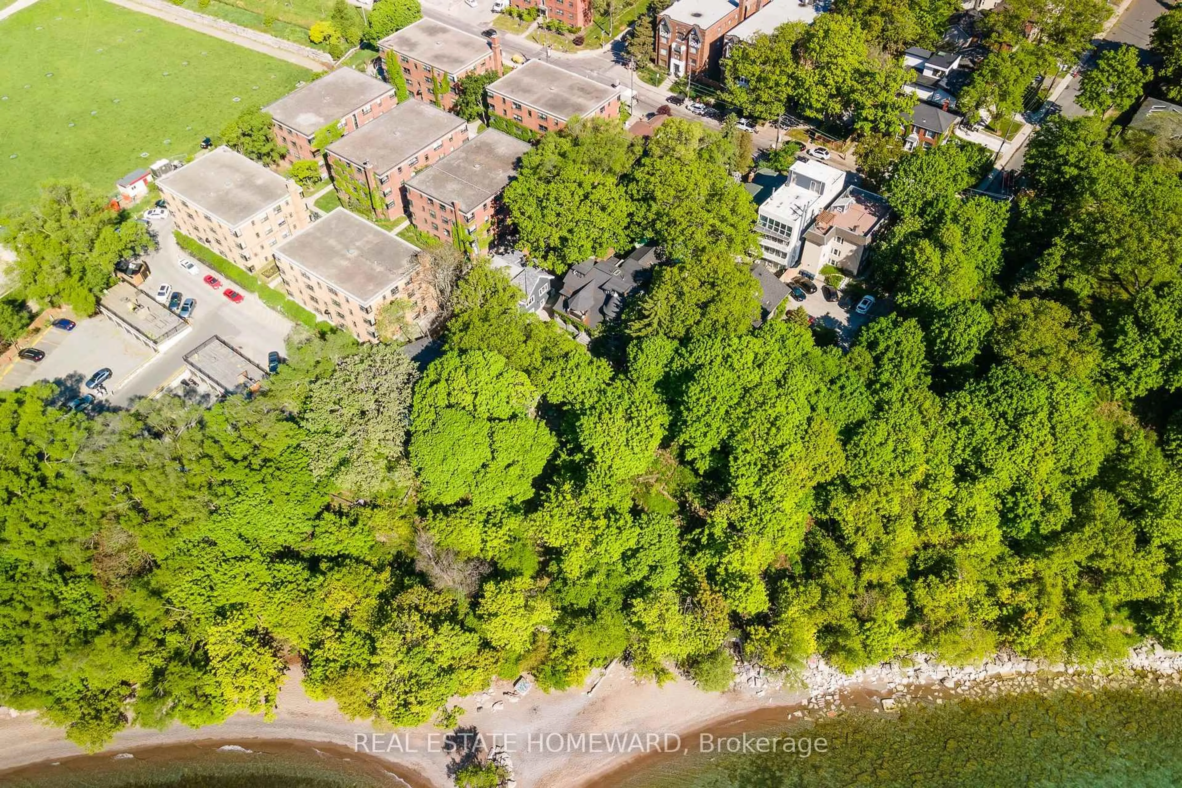 A pic from outside/outdoor area/front of a property/back of a property/a pic from drone, unknown for 3025 Queen St, Toronto Ontario M1N 1A5