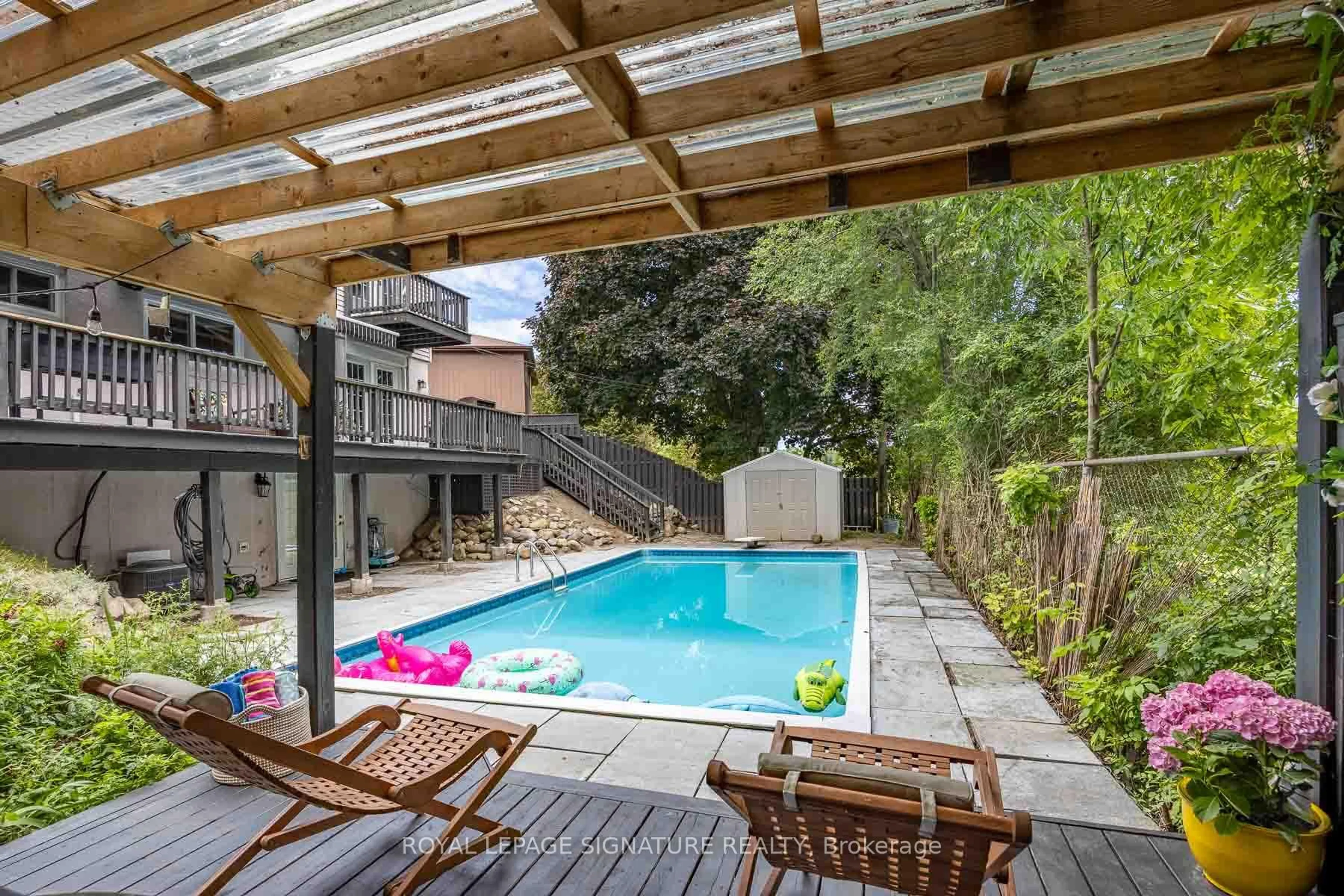 Pool for 105 Catalina Dr, Toronto Ontario M1M 1K7