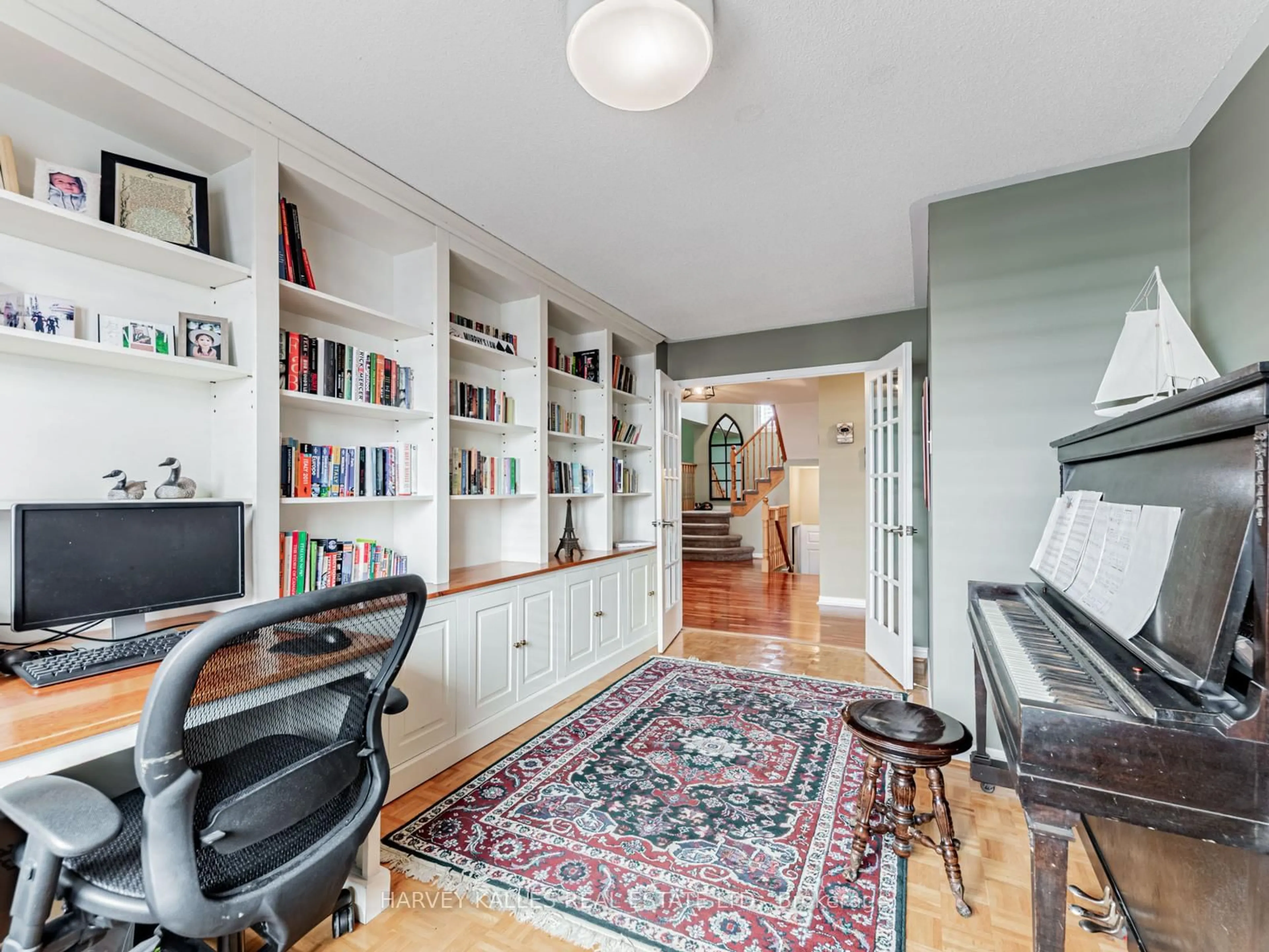 Indoor entryway for 49 Rothean Dr, Whitby Ontario L1P 1L5