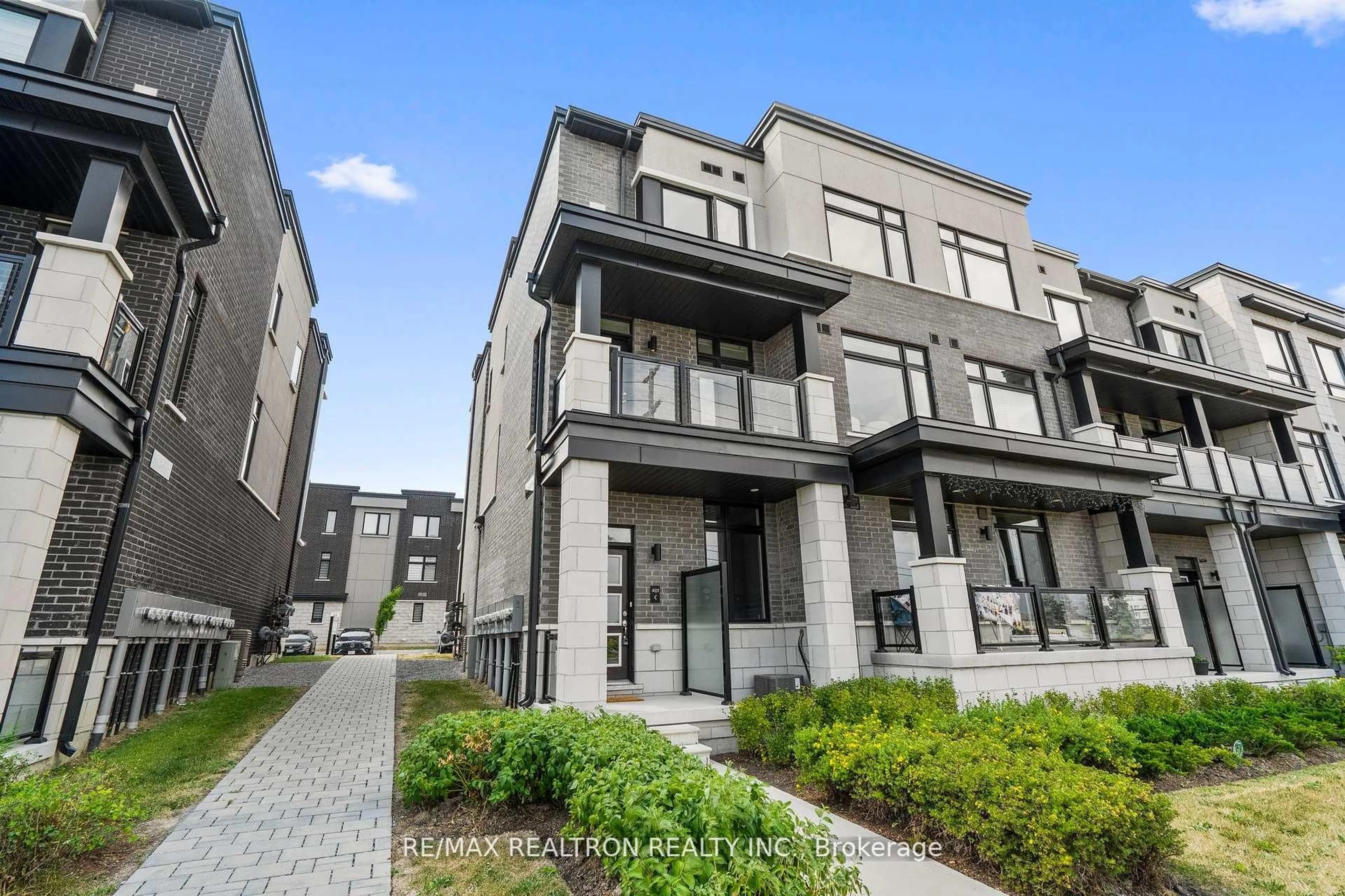 Unknown for 2550 Castlegate Crossing #401, Pickering Ontario L1X 0H6