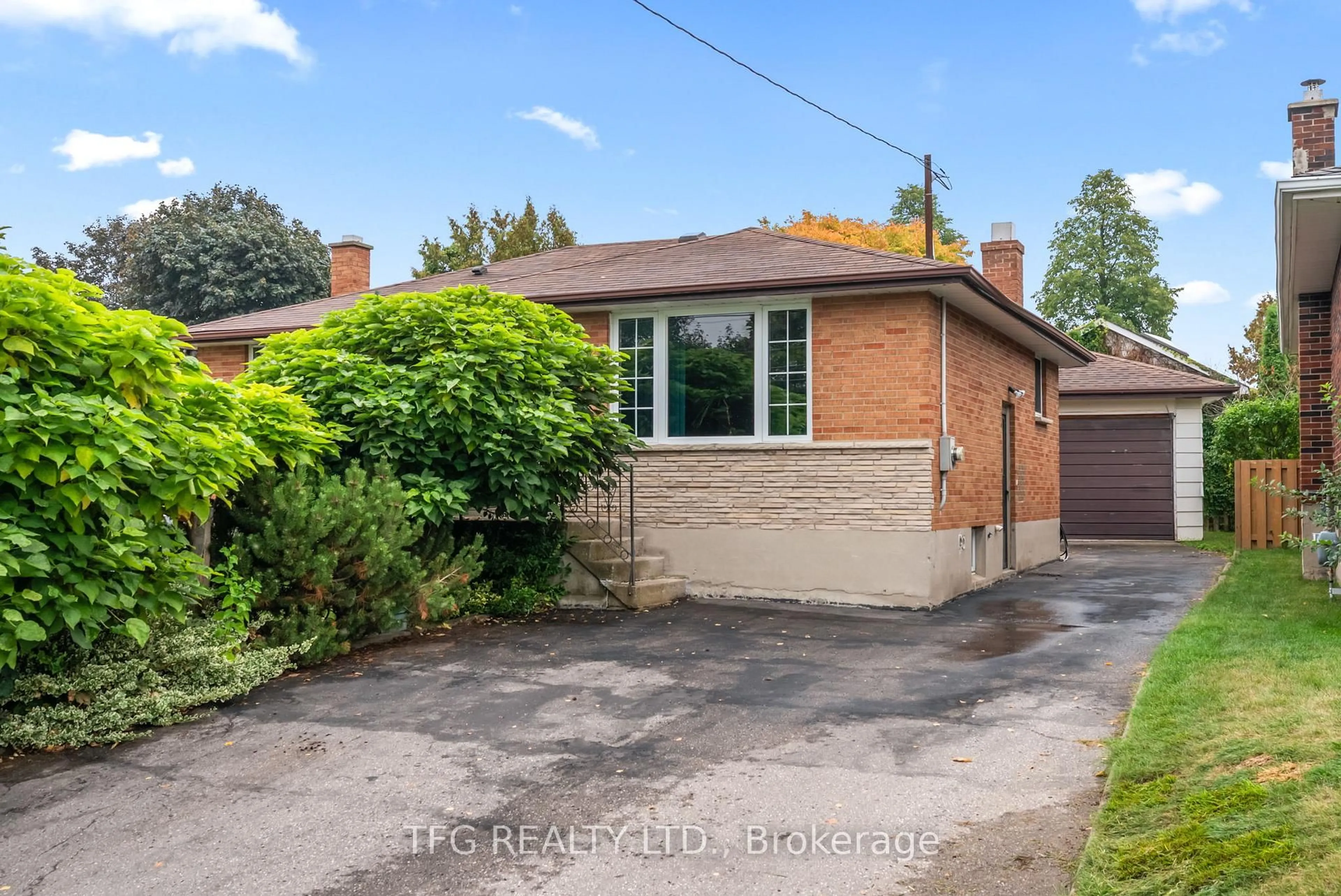 Home with brick exterior material, street for 781 Olive Ave, Oshawa Ontario L1H 2S4