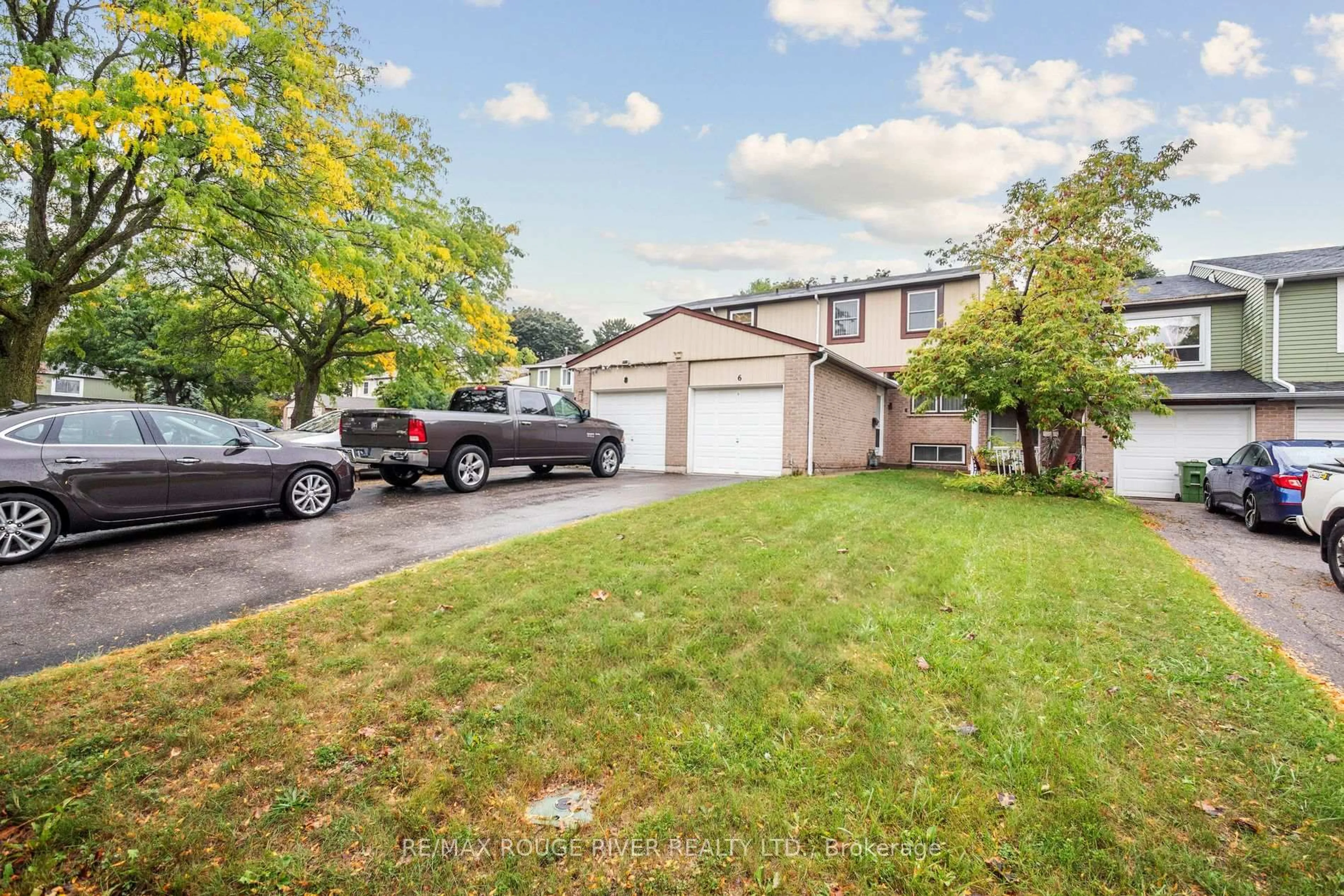 A pic from outside/outdoor area/front of a property/back of a property/a pic from drone, street for 6 Scotney Grve, Toronto Ontario M1B 2S4