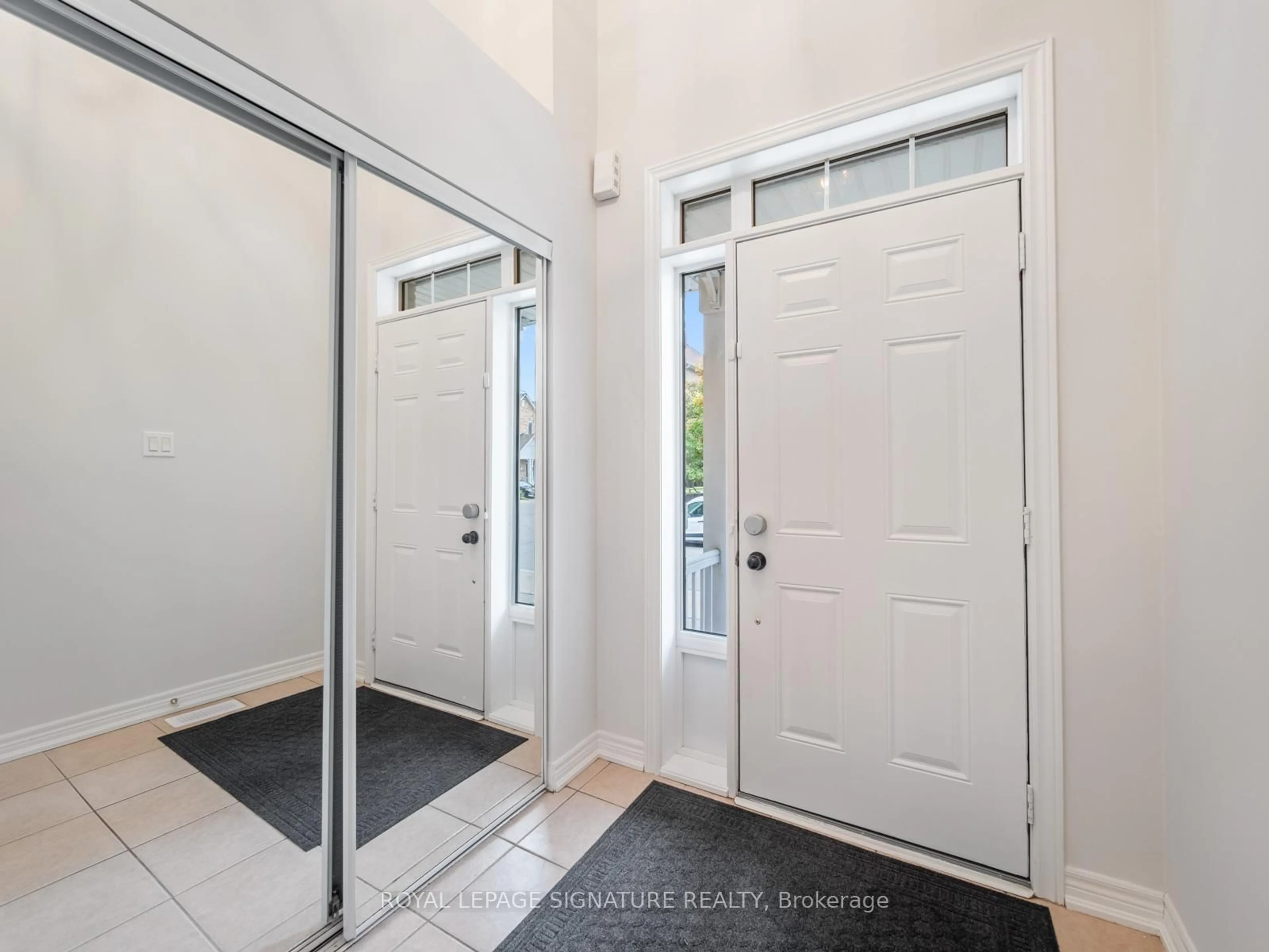 Indoor entryway for 11 Skelding Crt, Toronto Ontario M1E 2R7