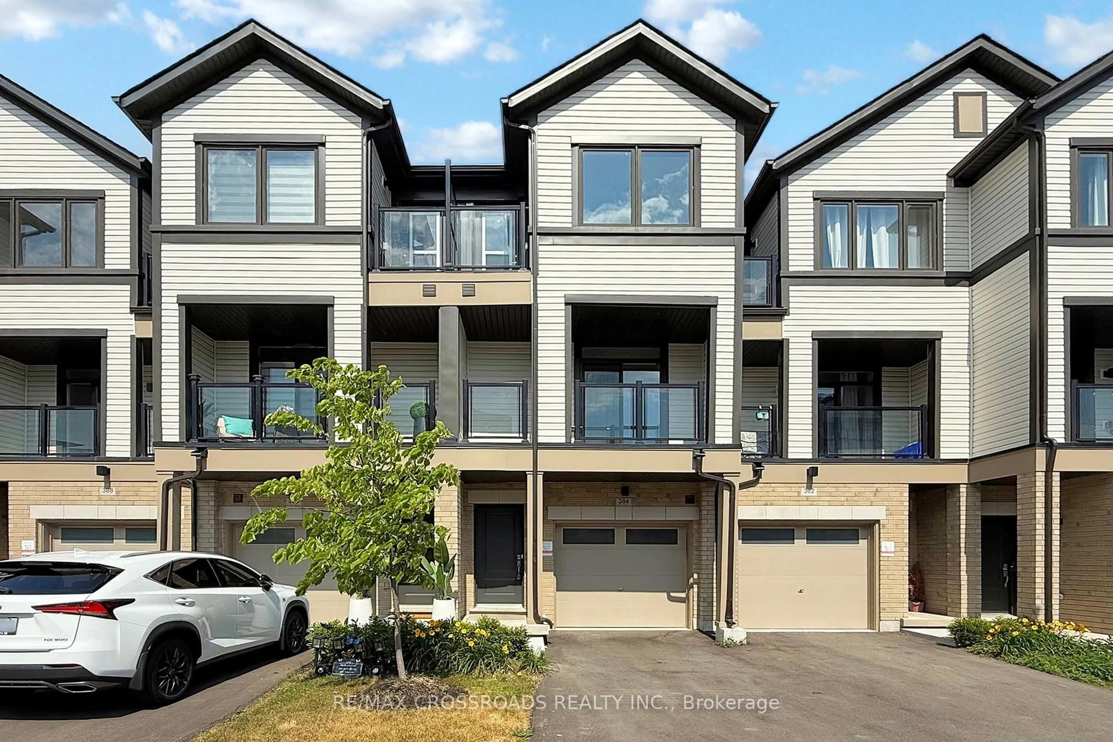 A pic from outside/outdoor area/front of a property/back of a property/a pic from drone, street for 384 Okanagan Path, Oshawa Ontario L1H 0B1
