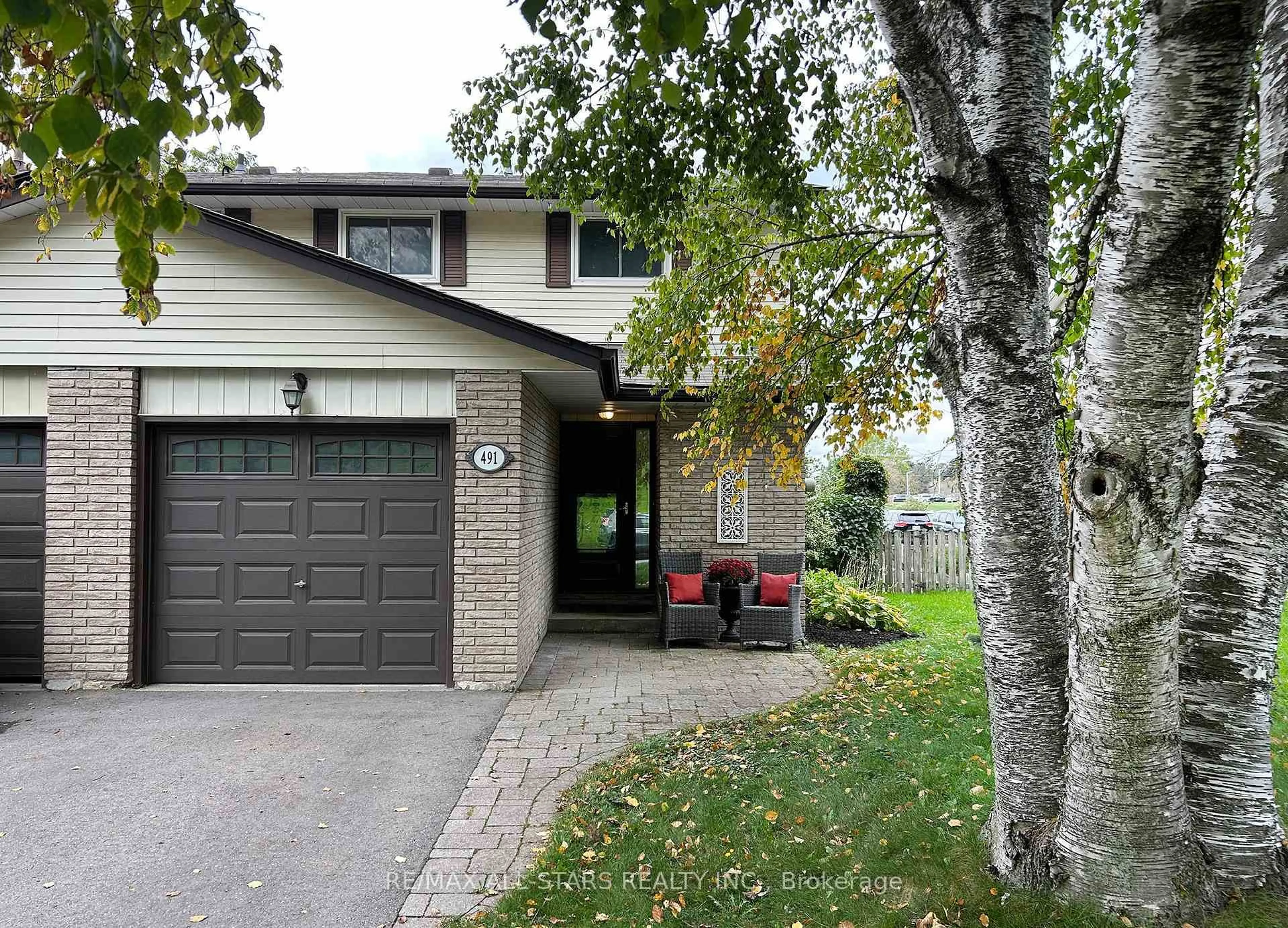 Home with vinyl exterior material, street for 491 Mcdonald St, Scugog Ontario L9L 1L8