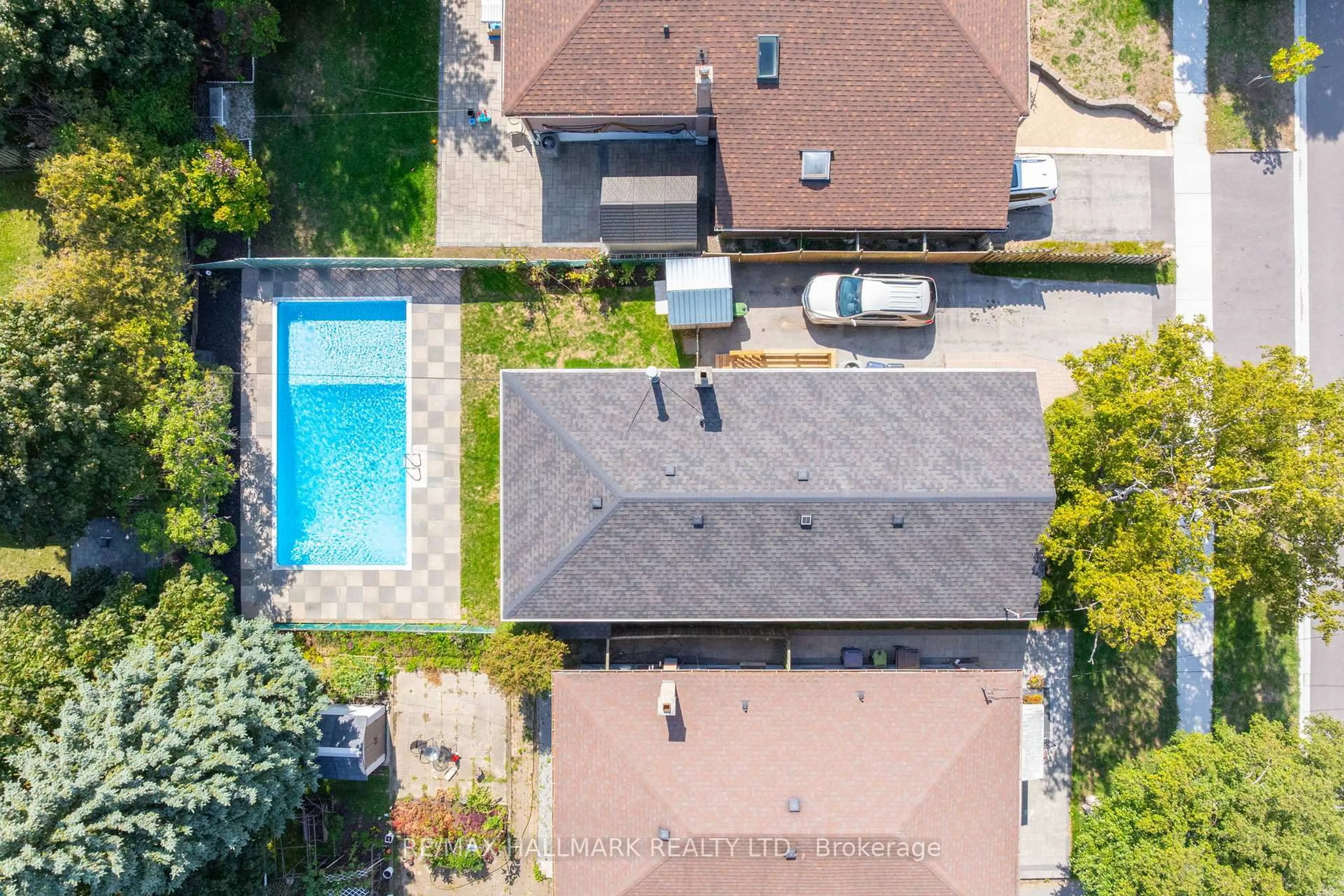 A pic from outside/outdoor area/front of a property/back of a property/a pic from drone, street for 7 Wagner Dr, Toronto Ontario M1E 2Z4
