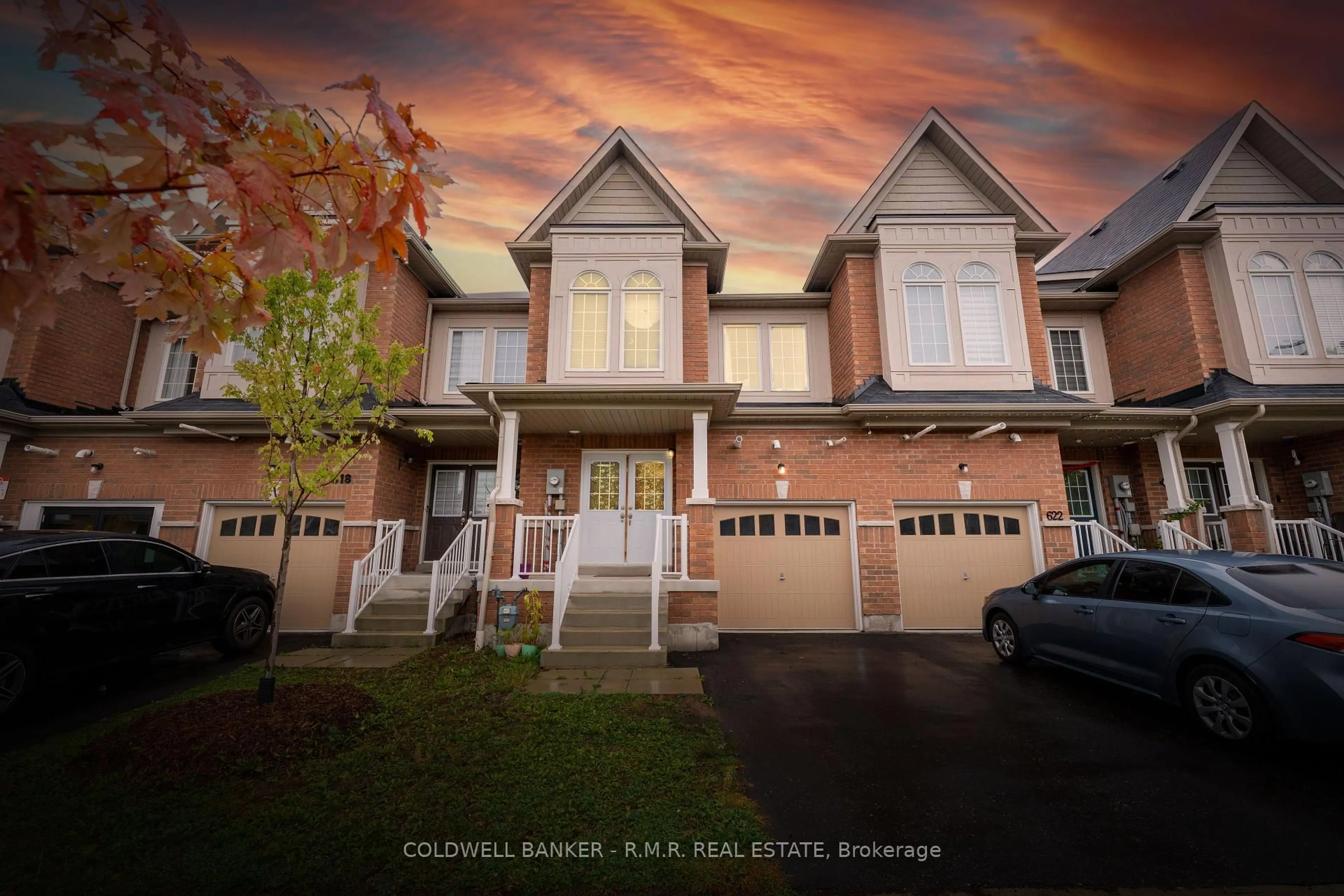 A pic from outside/outdoor area/front of a property/back of a property/a pic from drone, street for 620 Krawchuk Cres, Oshawa Ontario L1K 1A7