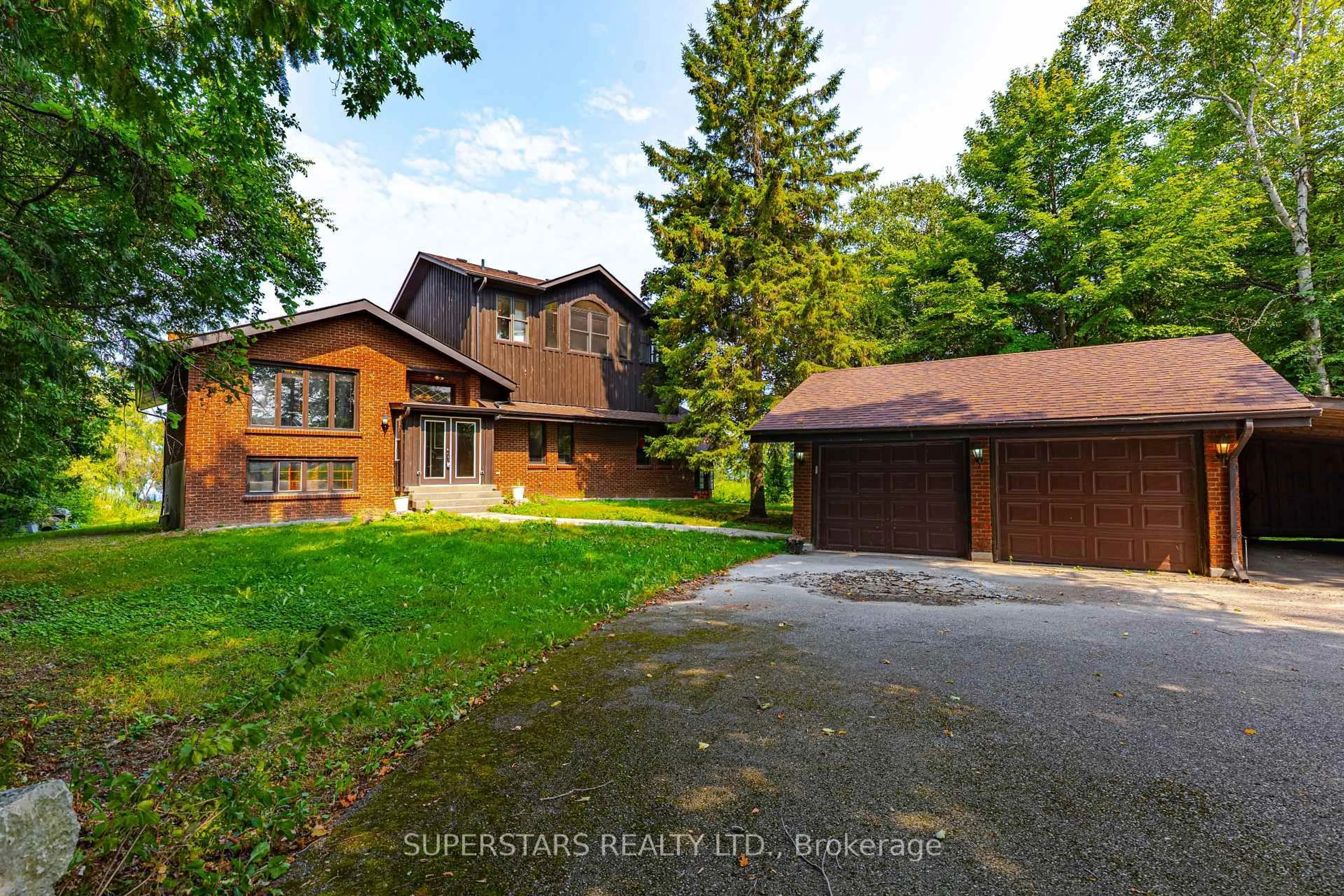 A pic from outside/outdoor area/front of a property/back of a property/a pic from drone, street for 236 Summit Dr, Scugog Ontario L0B 1E0