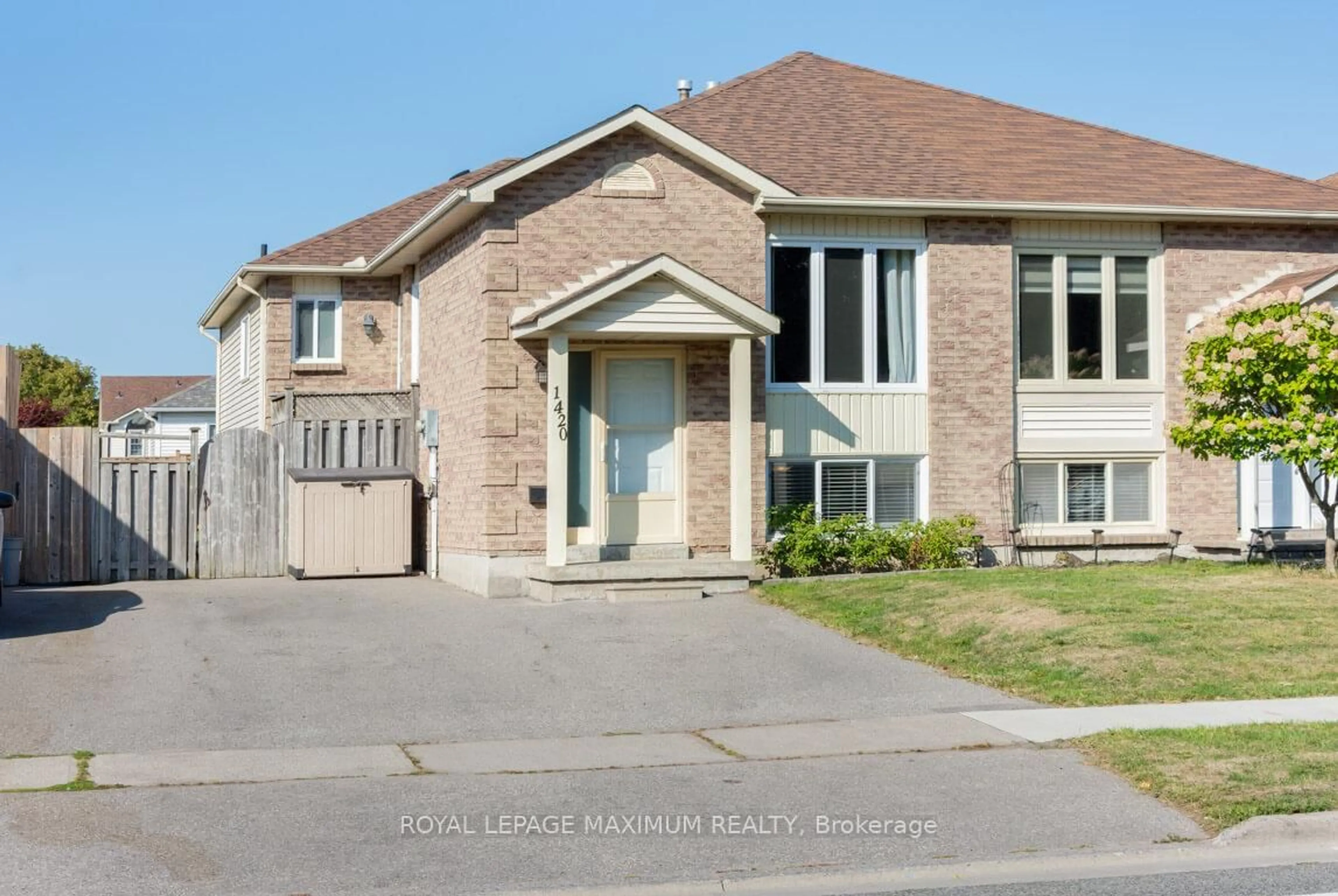 Home with brick exterior material, street for 1420 Park Rd, Oshawa Ontario L1J 8M5