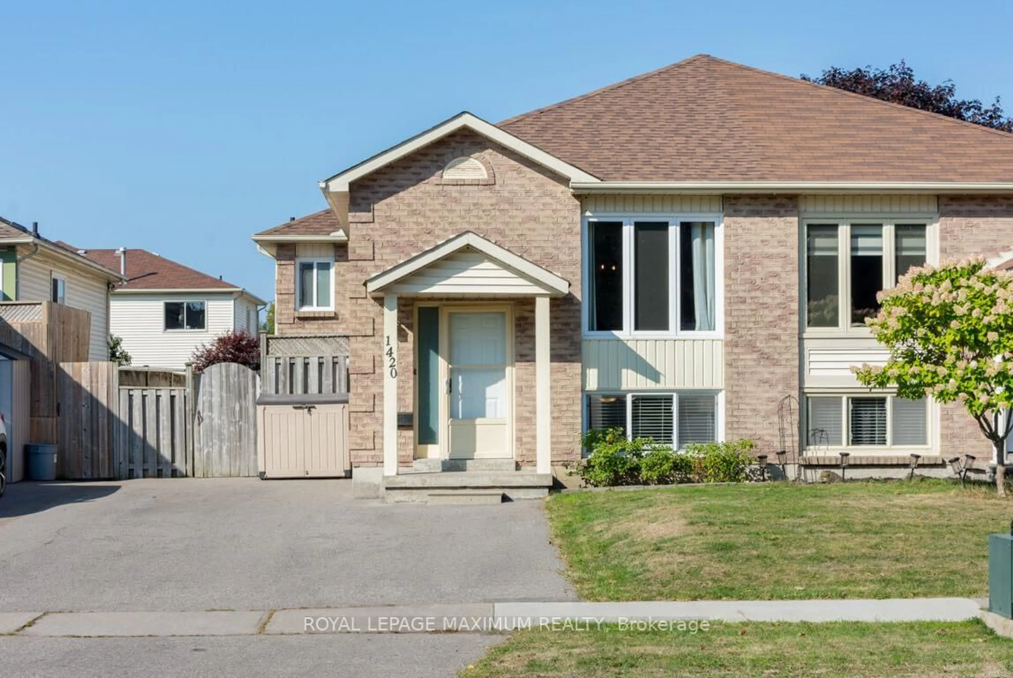 Home with brick exterior material, street for 1420 Park Rd, Oshawa Ontario L1J 8M5